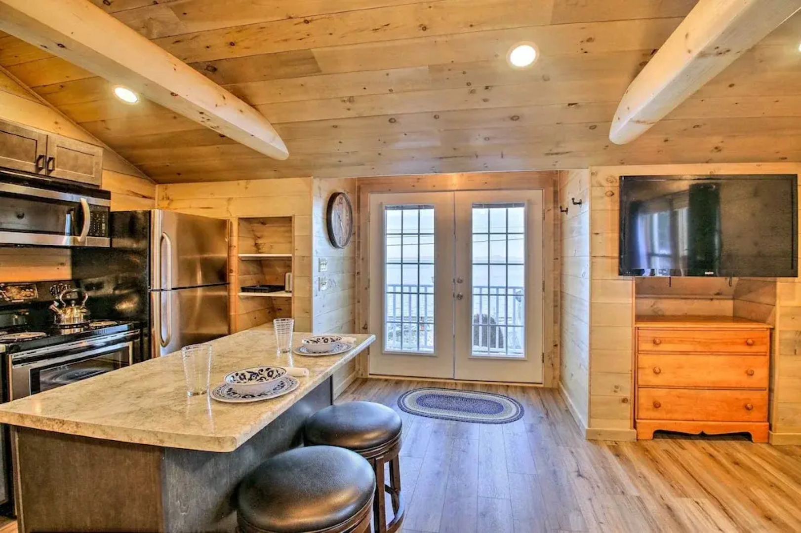 Sebago Lake Haven: Water Views, Steps to Shoreline