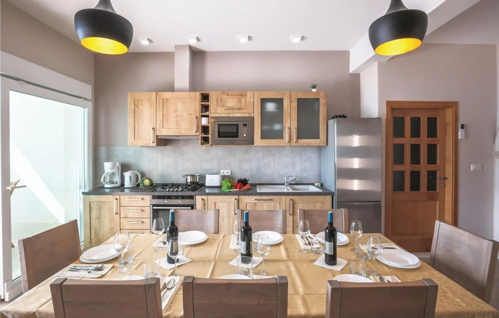 Awesome Home in Makarska With Wifi and 4 Bedrooms