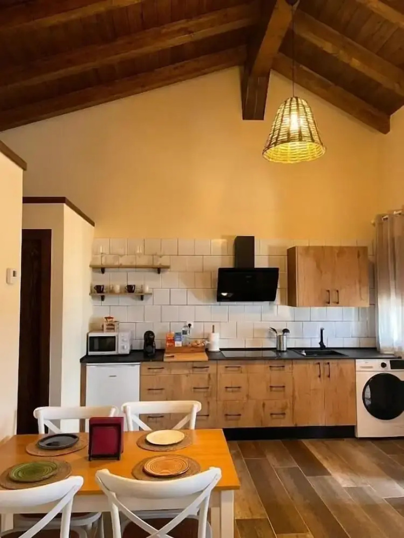 Casas Del Barranco De La Hoz