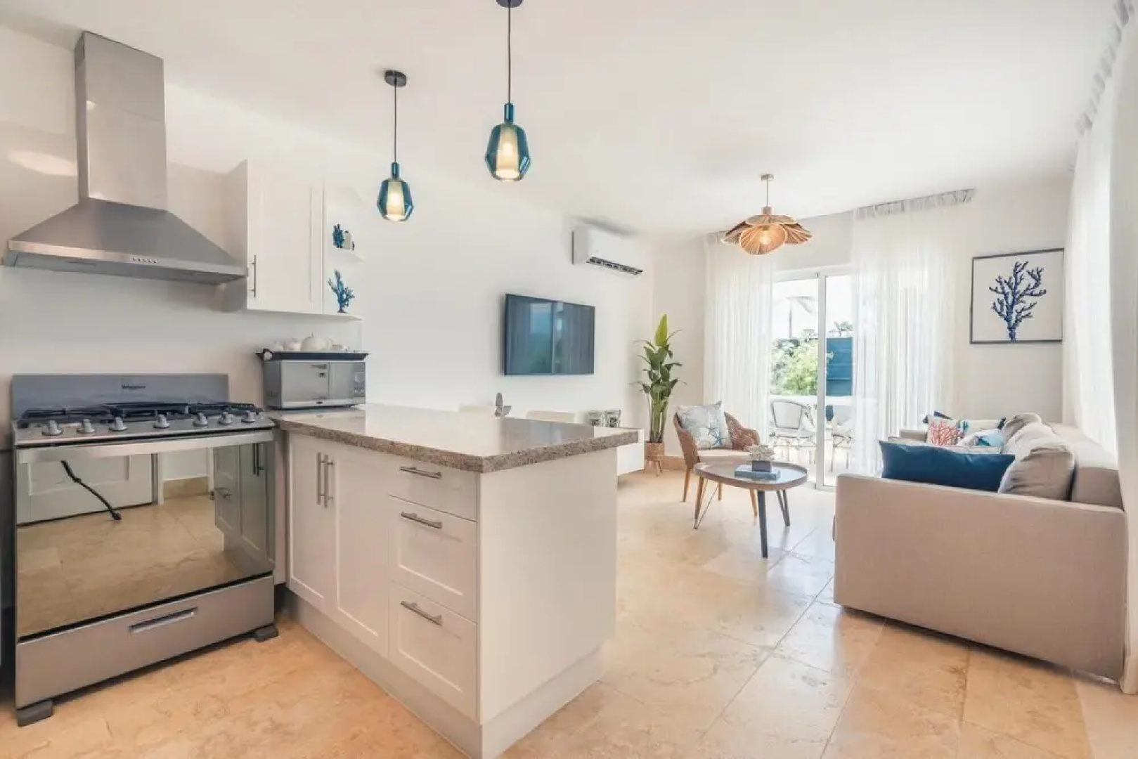 Just a few Steps to the Pool Come Enjoy This Amazing 1BR Villa at Green One