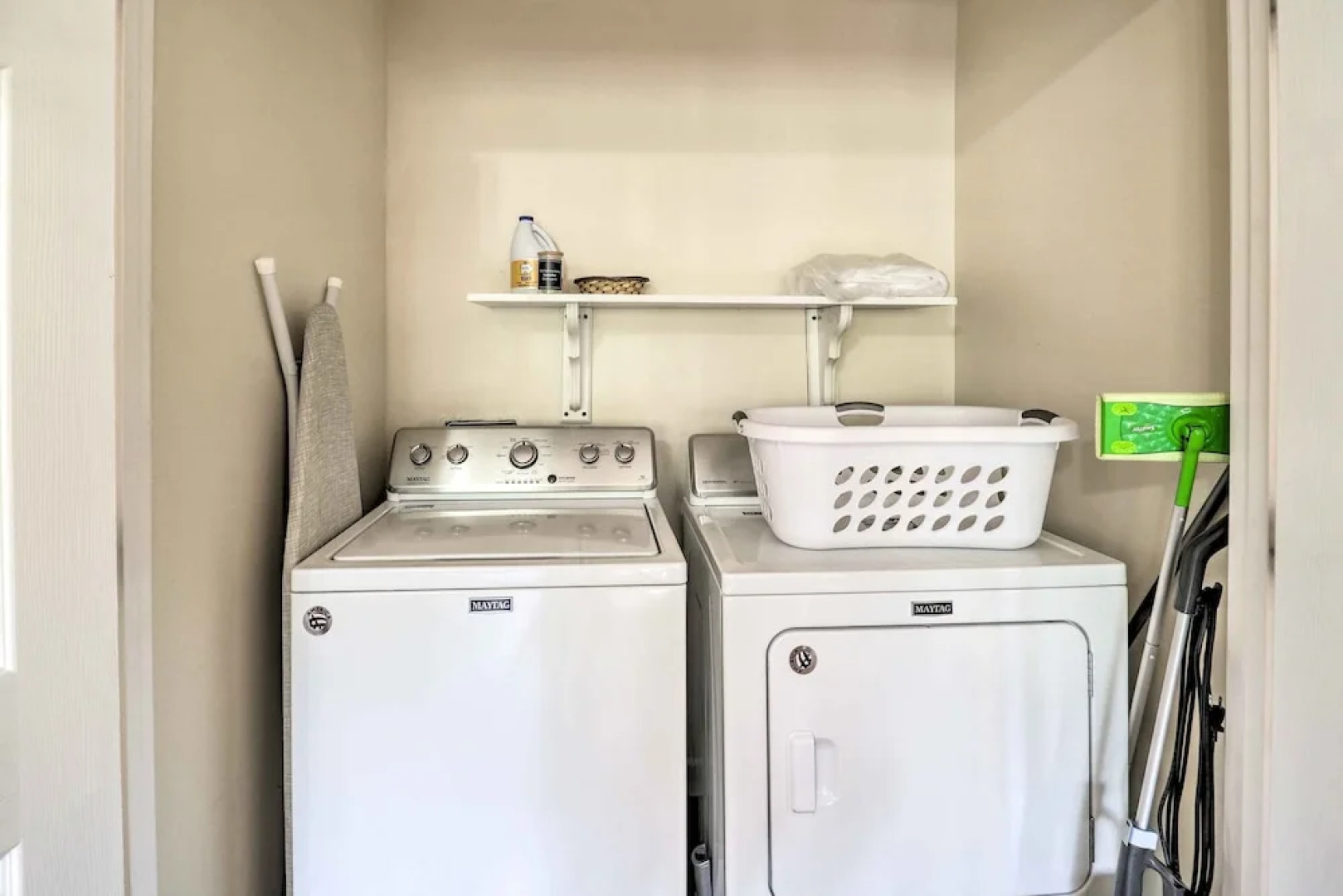 Near Sugar Mtn Resort: Banner Elk Haven w/ Views!