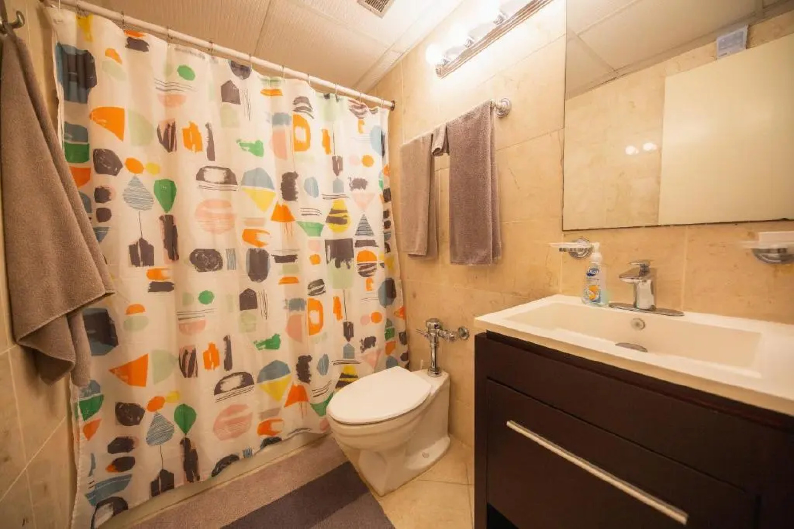 ESJ Towers Máre St Clair by Chana