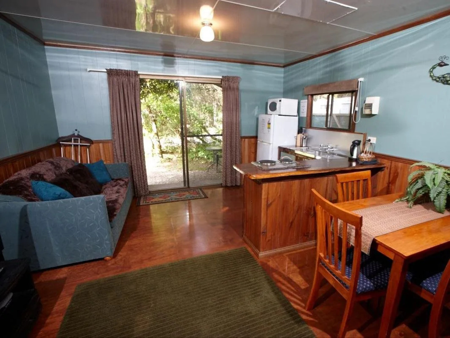 Crayfish Creek Van & Cabin Park