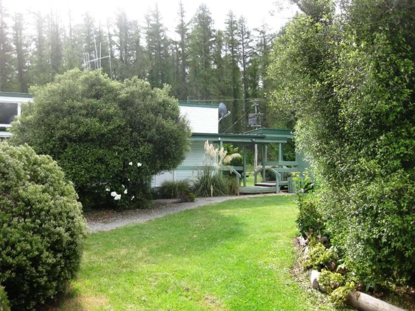 Alpine Holiday Apartments & Campground