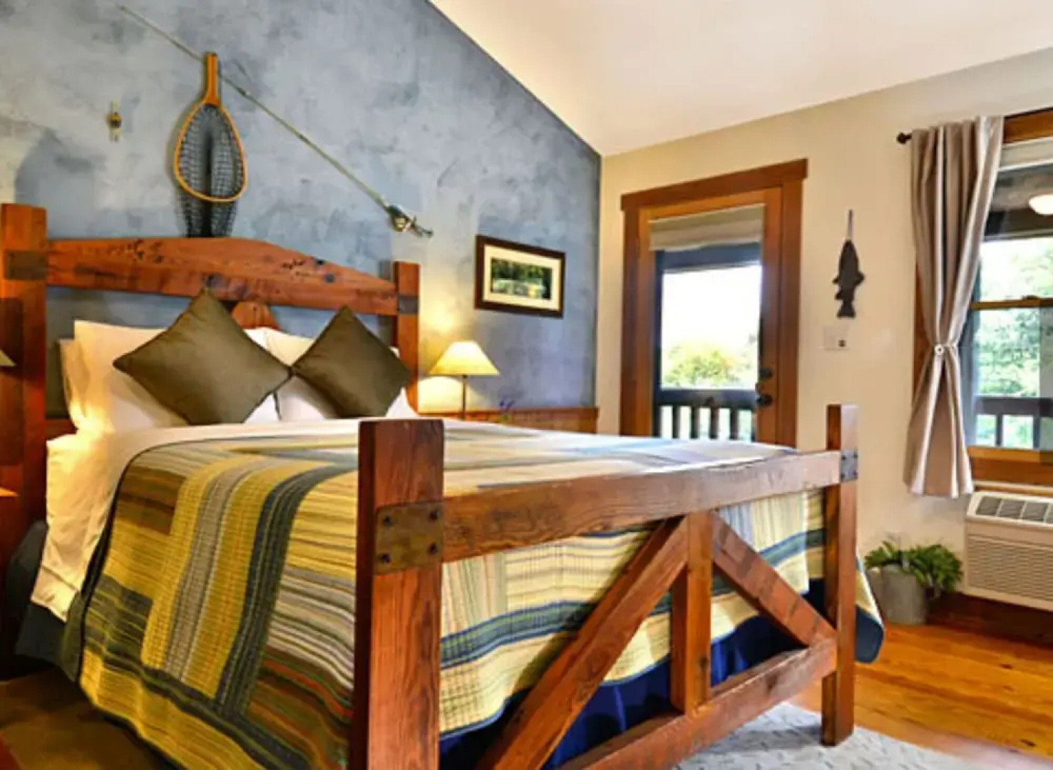 Bent Creek Lodge Bed & Breakfast