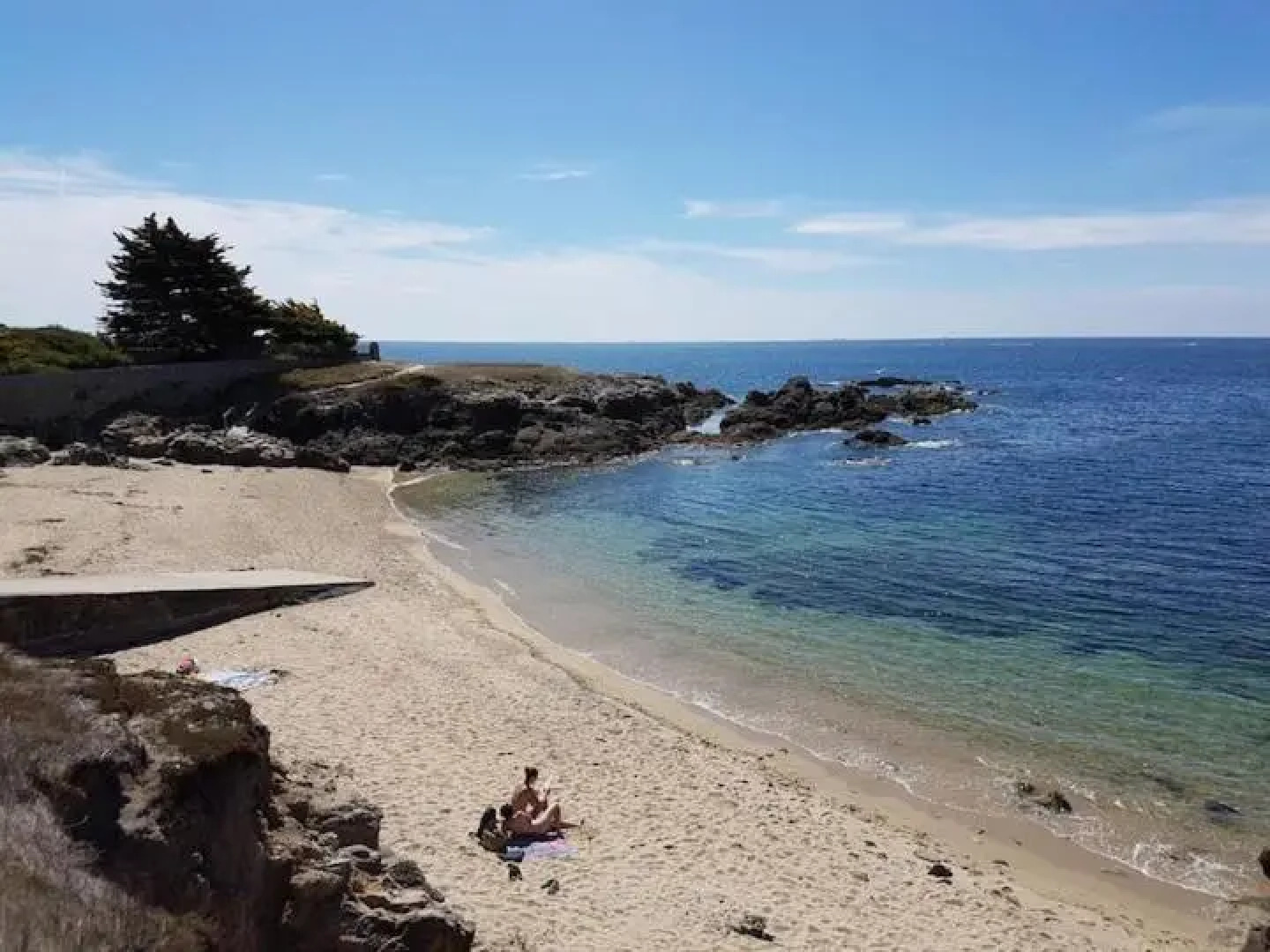 FLEUR DE SEL logement de 21m2 avec prêt vélos, meublé Tourisme 2 étoiles, cuisine et sdb privées avec terrasse clôturée de 17m2