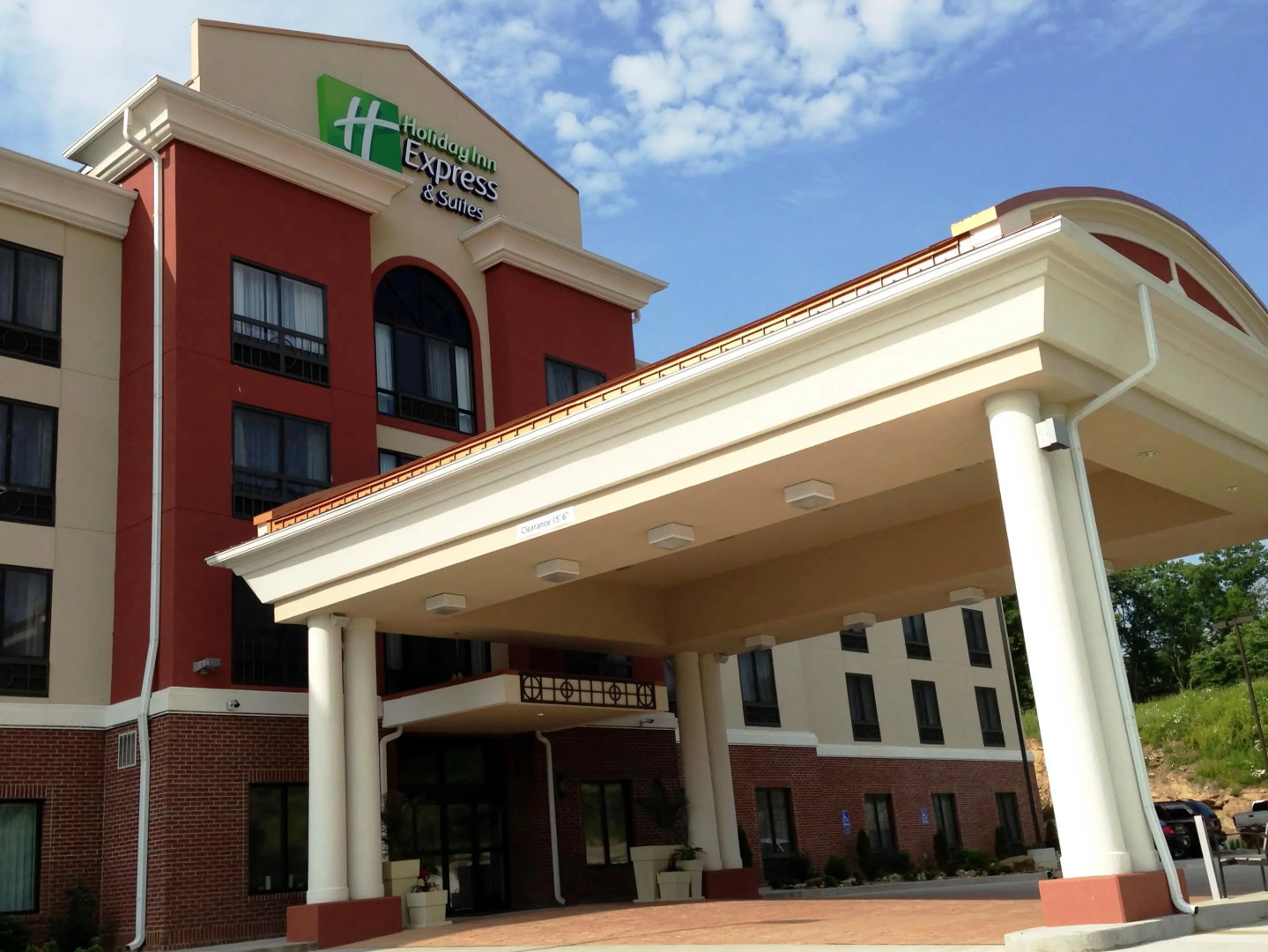 Holiday Inn Express Hotel & Suites Cross Lanes by IHG
