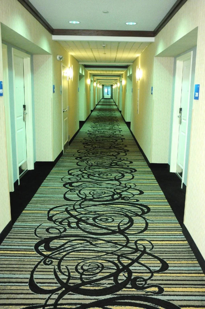 Holiday Inn Express & Suites Greenfield by IHG