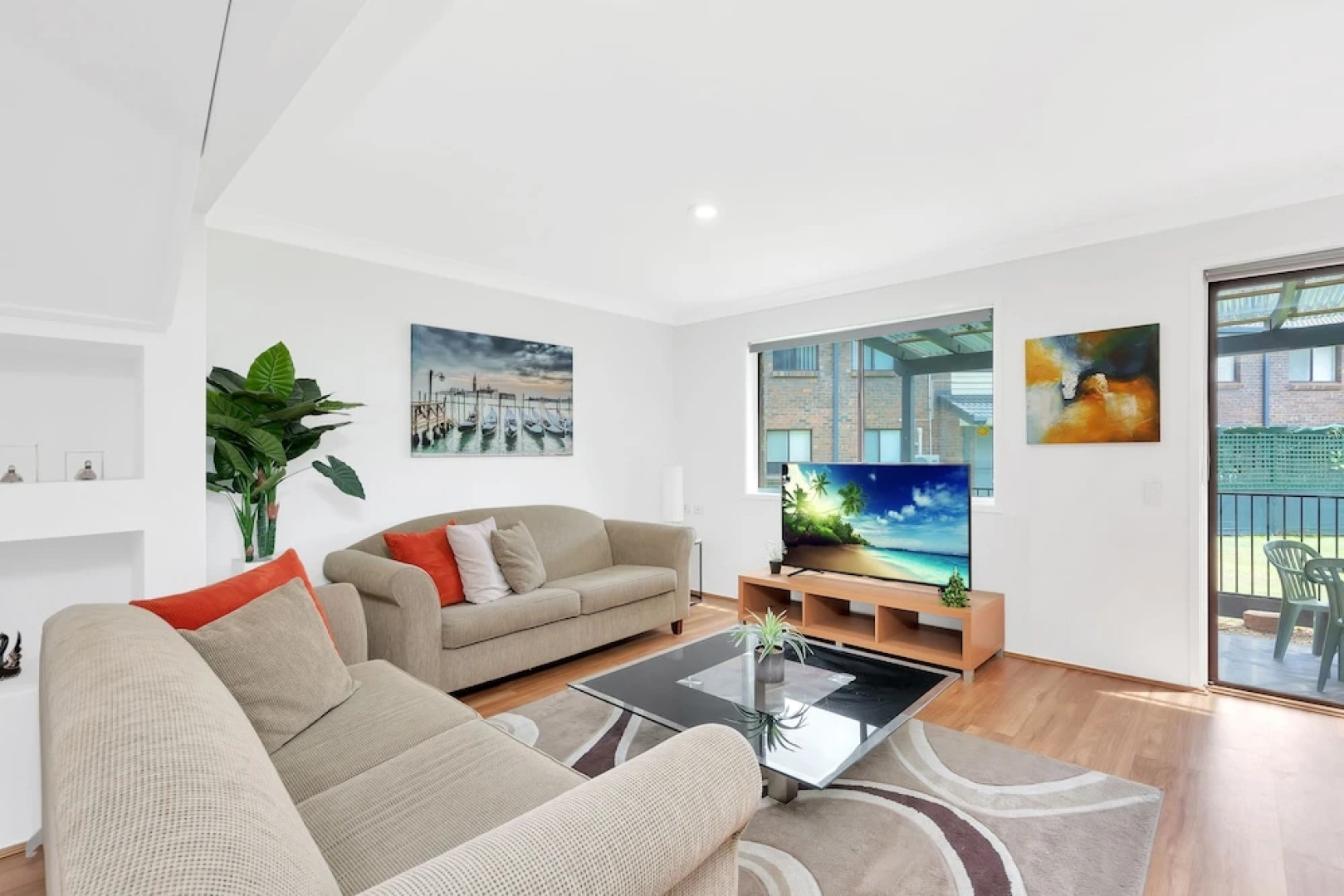 Fountain View Villa - We Accommodate