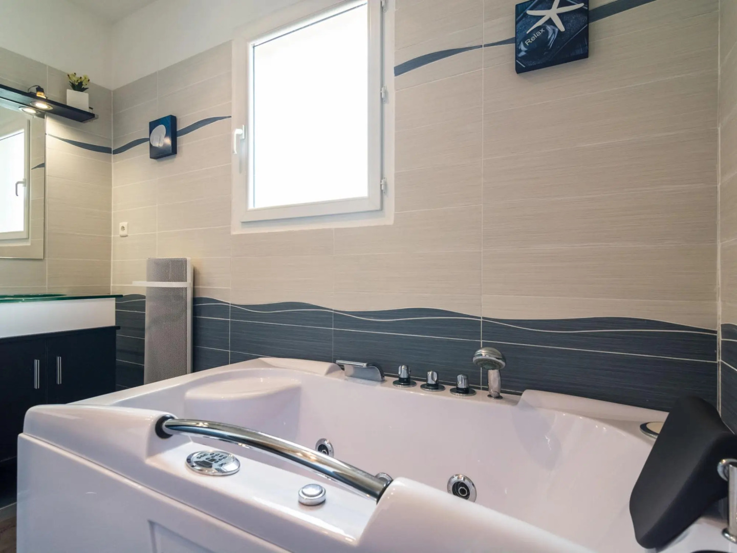 Luxury Holiday Home in Pierrerue With Private Pool & Centre Nearby