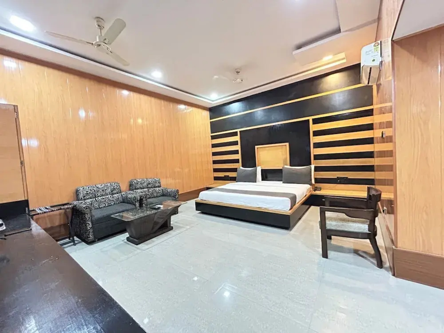 Hotel Rahul Palace by OYO Rooms