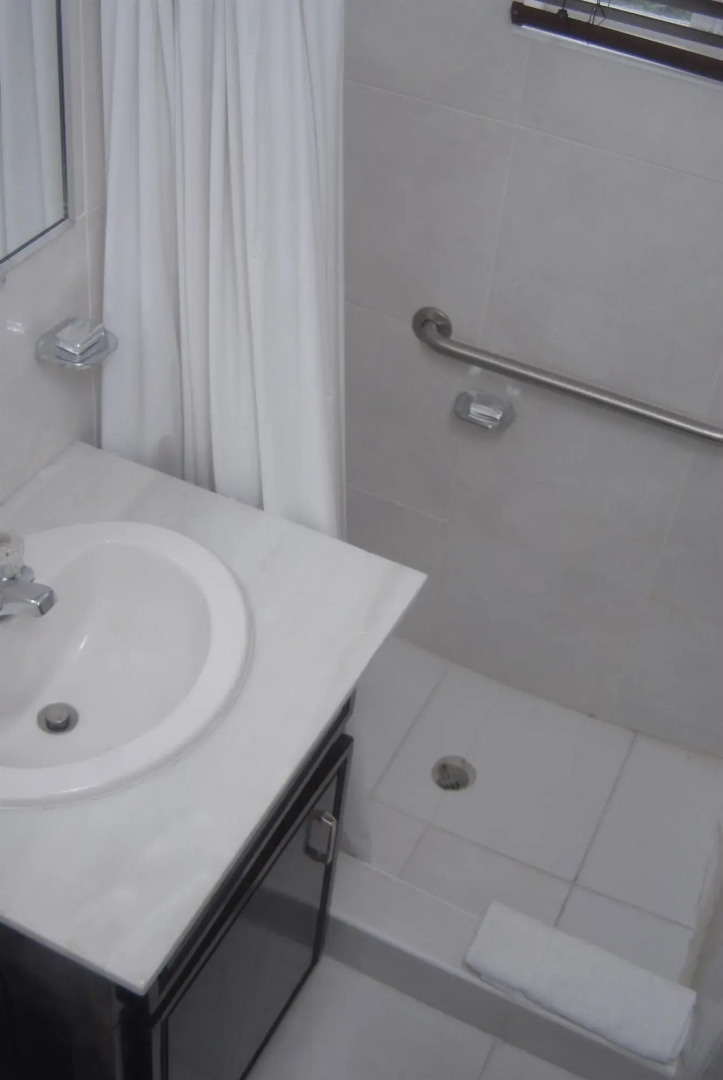 Coral Harbour Beach House And Villas