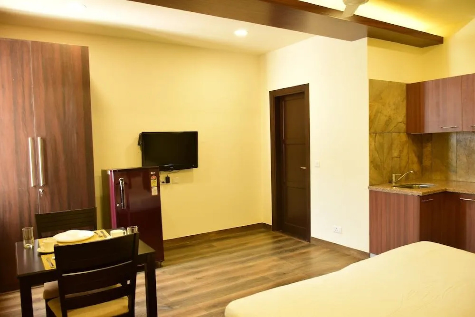 When In Gurgaon - Service Apartments Next to Artemis Hospital