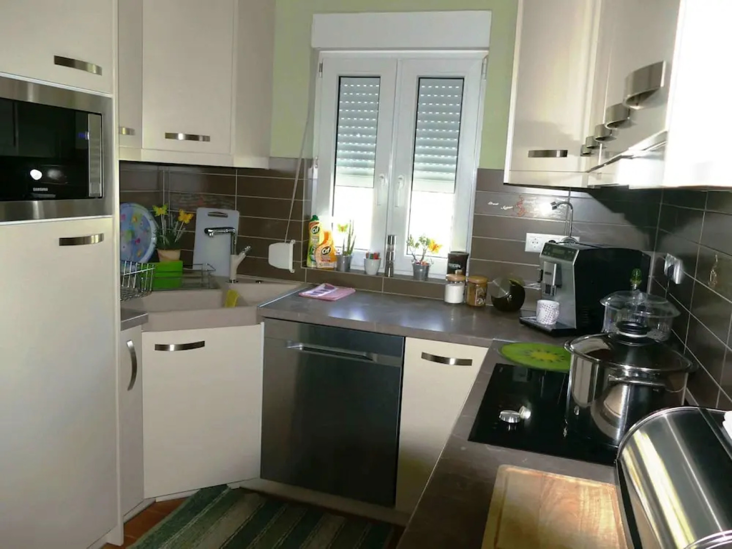 Home With Small Pool Near Athens, Easily Accessible by Public Transport