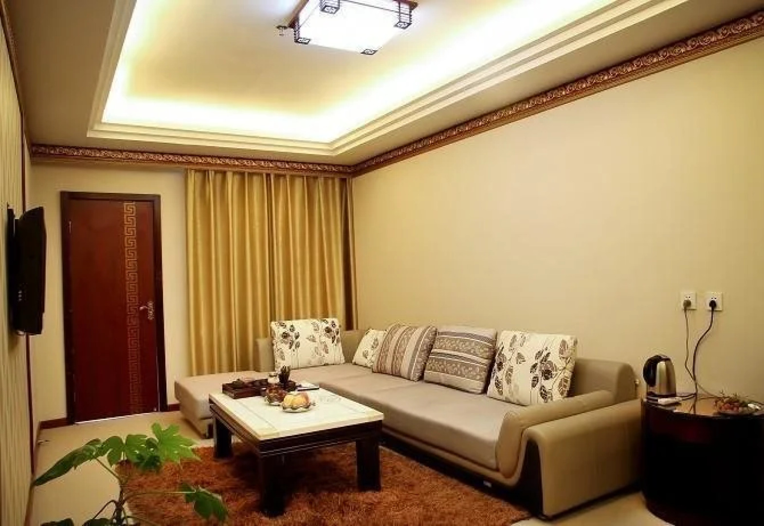 Linzhi Daxiagu Hotel