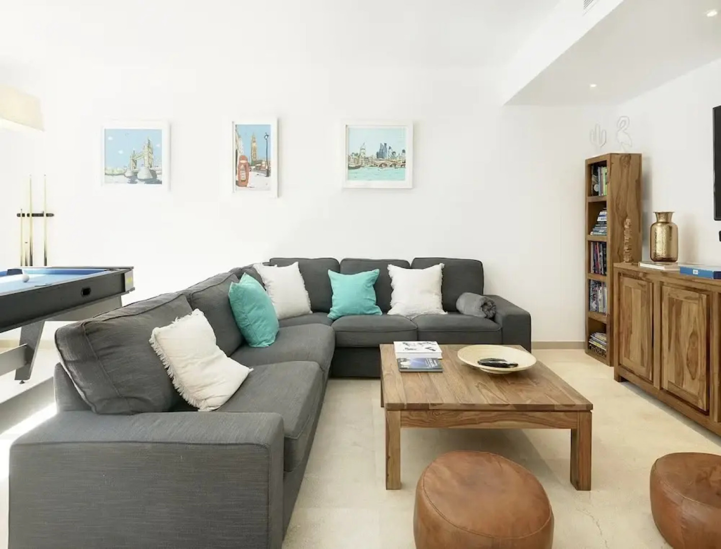 Villa on the Foot of La Font Hills