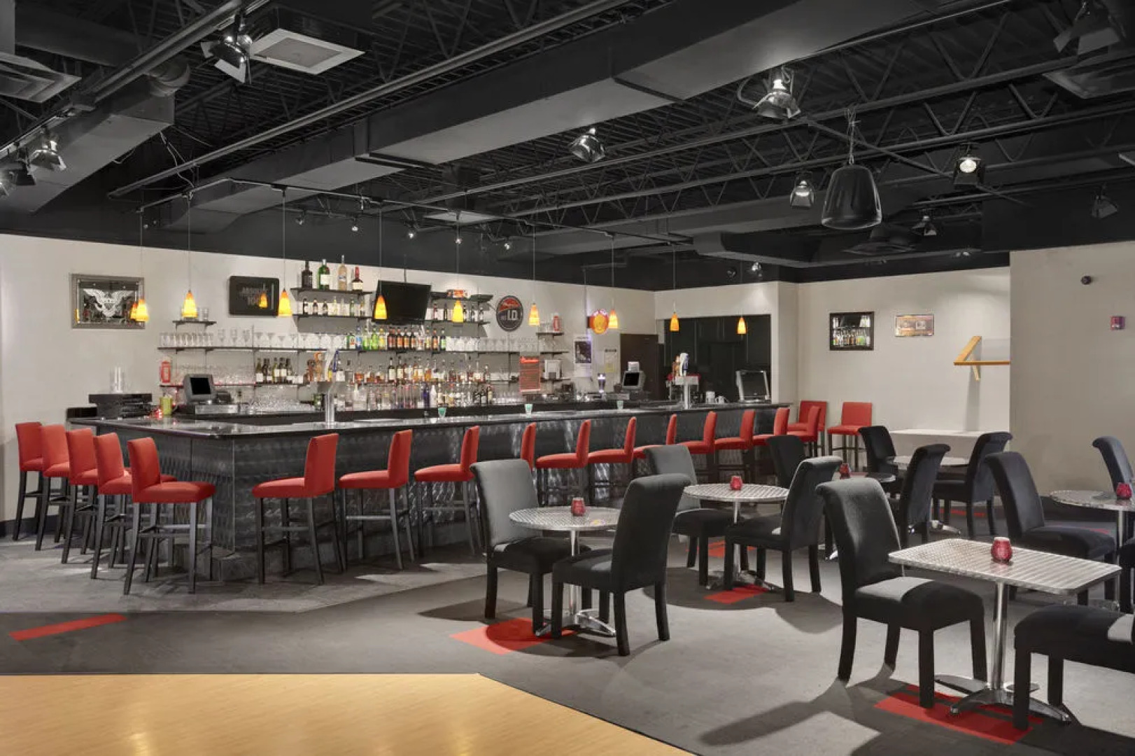 堪萨斯城豪生广场会议中心酒店(Howard Johnson Plaza Kansas City Hotel & Conference Center)