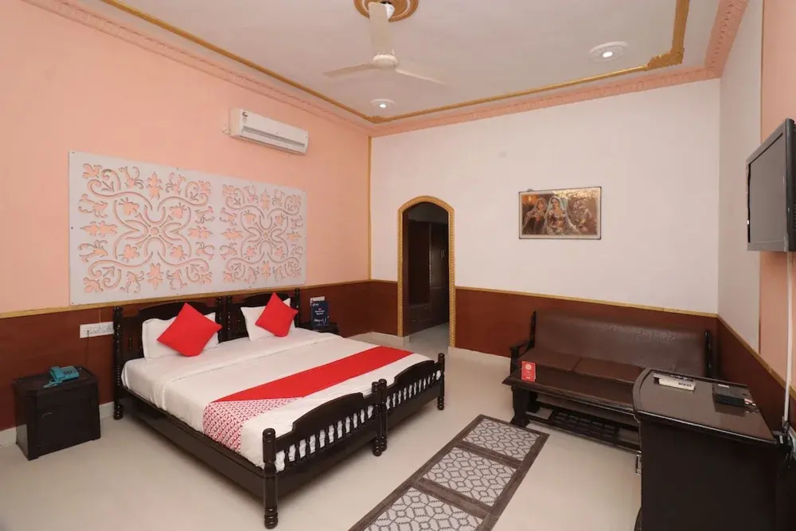 OYO 22446 Sonar Haveli