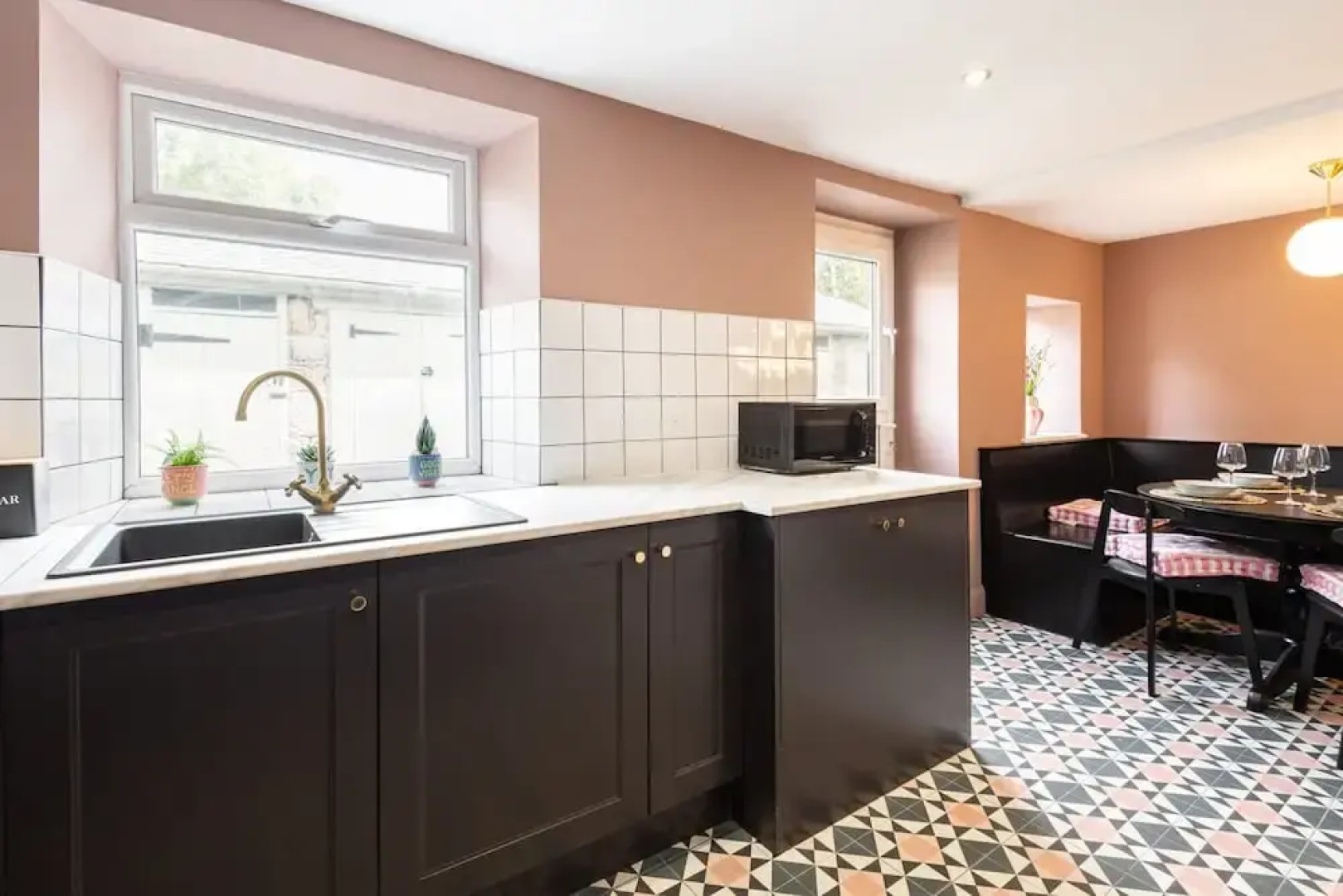 Host Stay Bankfoot Cottage