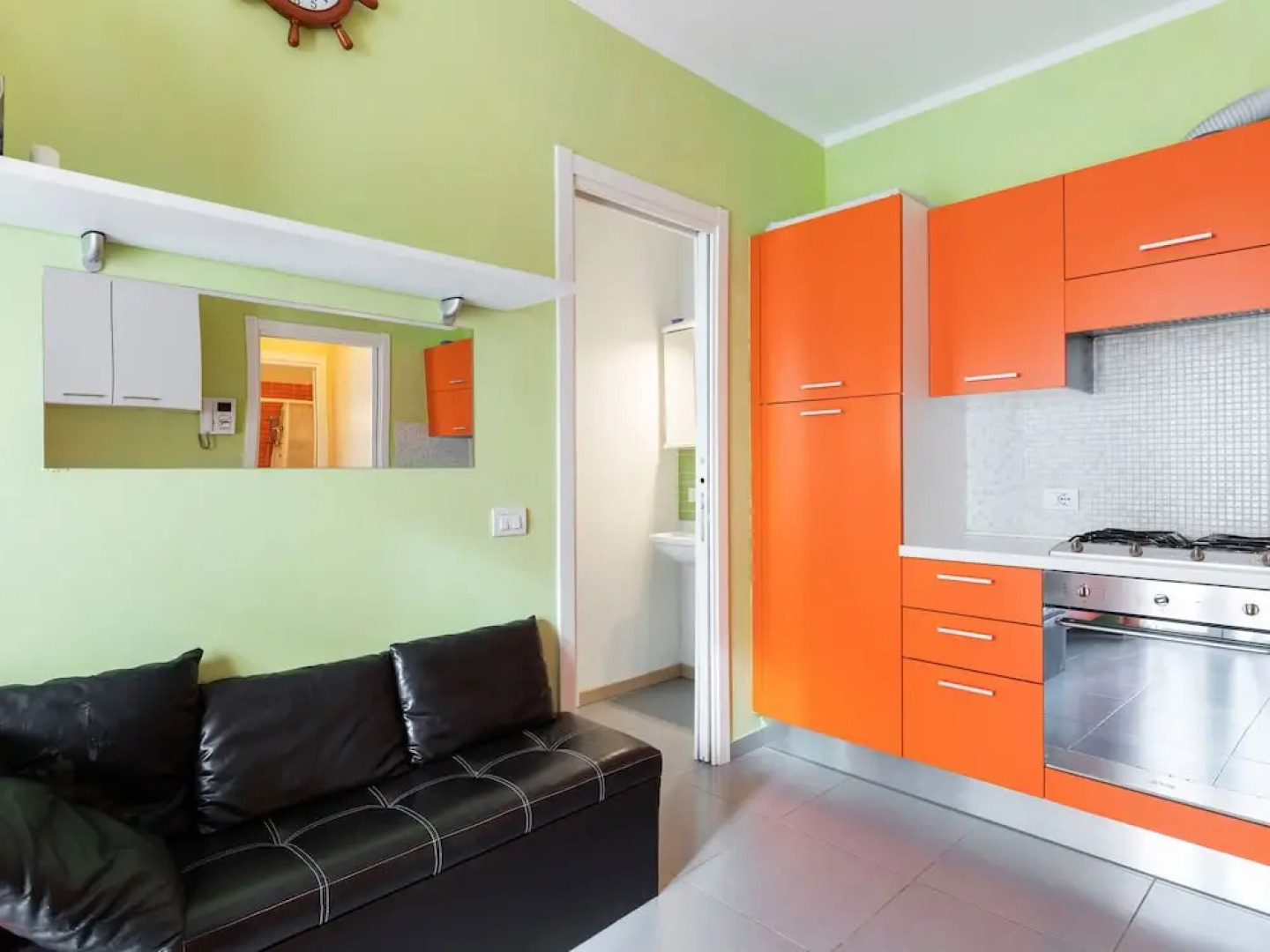 Graceful Holiday Home in Magliolo With Swimming Pool