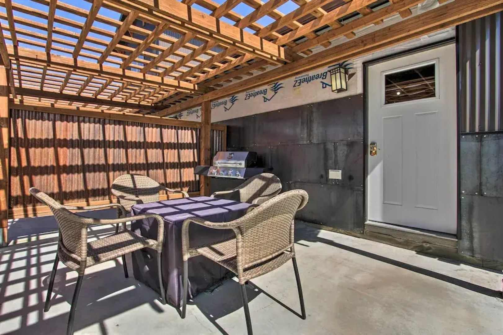 Pet-friendly Choteau Townhouse With Gas Grill!