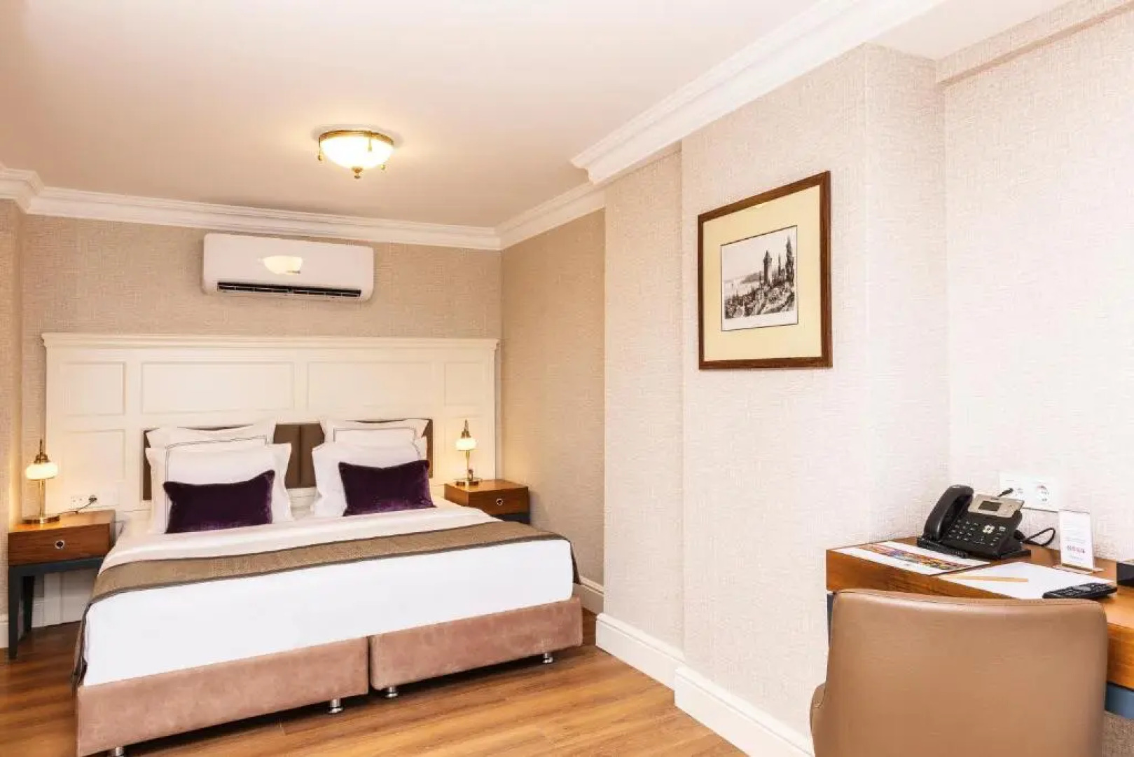 Meroddi La Porta Hotel