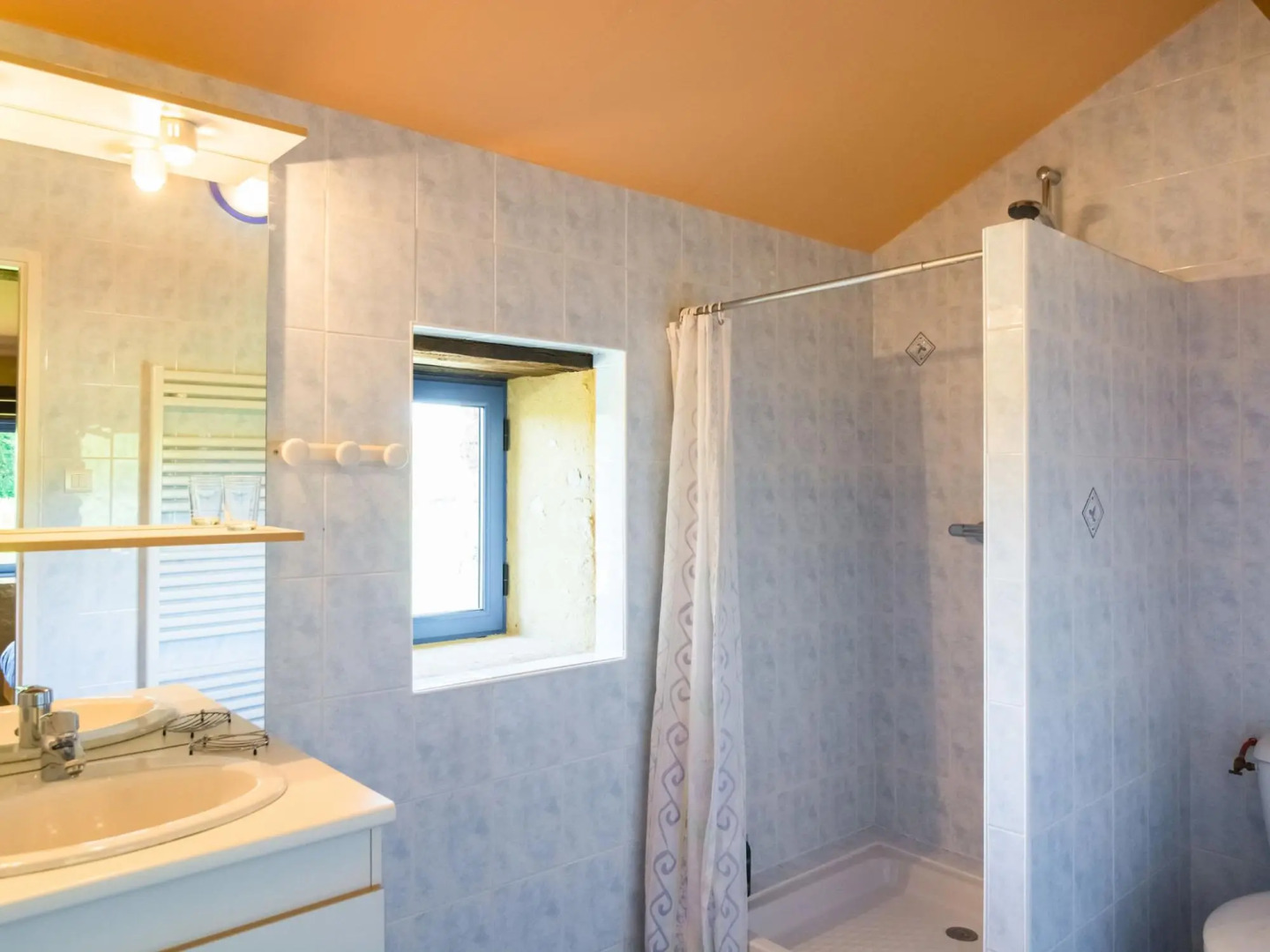 Huge Holiday Home in Aquitaine With Private Swimming Pool