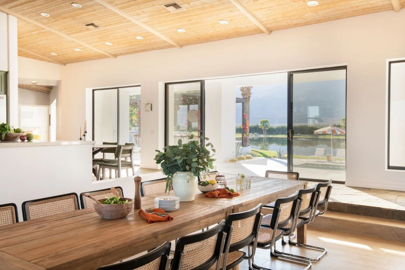 Buena Vista by Avantstay Massive Outdoor Oasis w Pool Spa Firepit