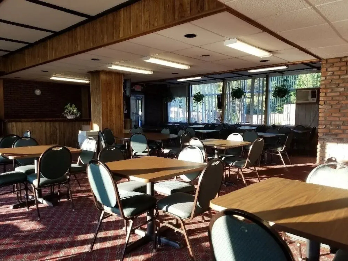 Cloud 9 Inn & Suites Lake George