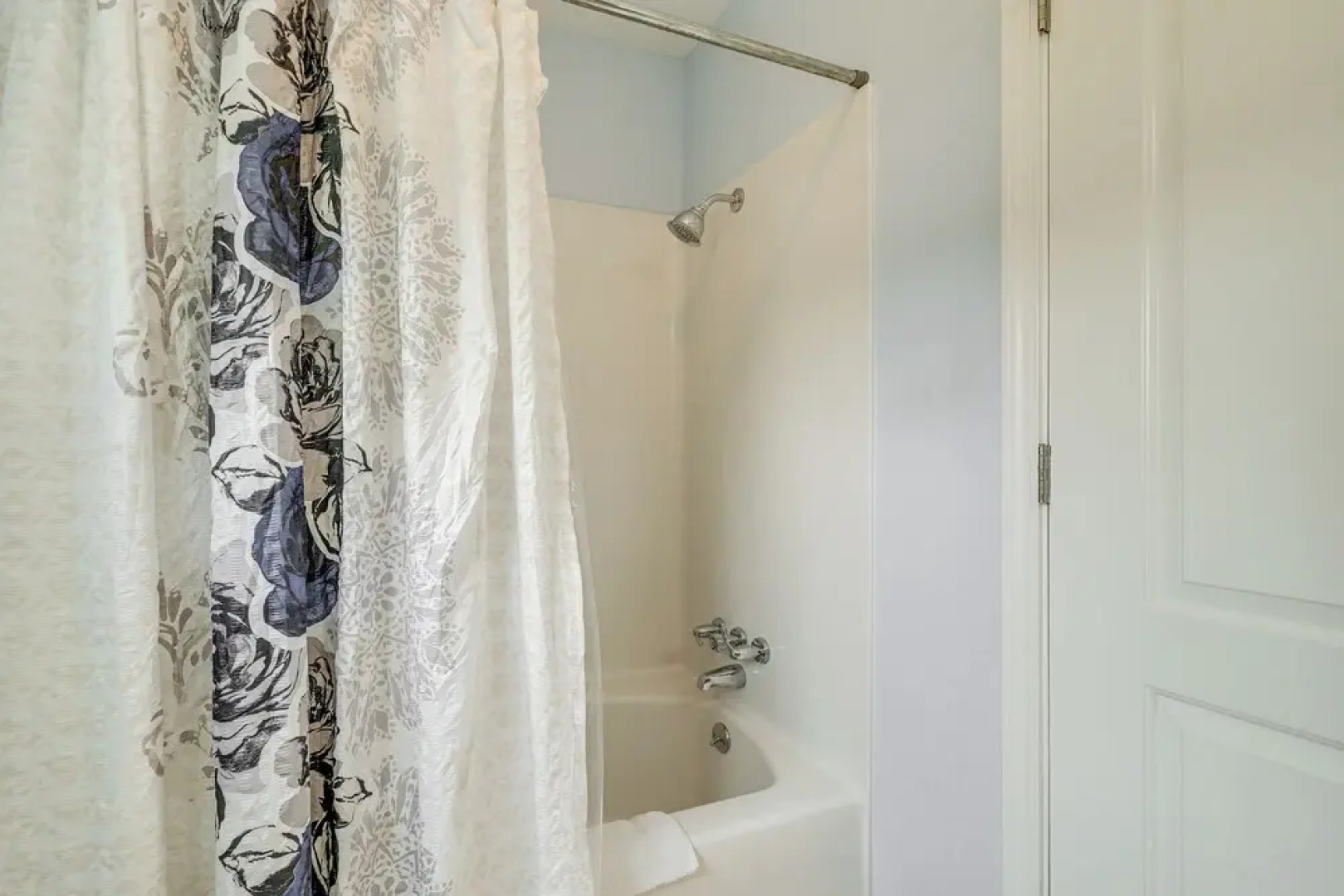 Family-friendly Leland Home w/ Patio & Grill