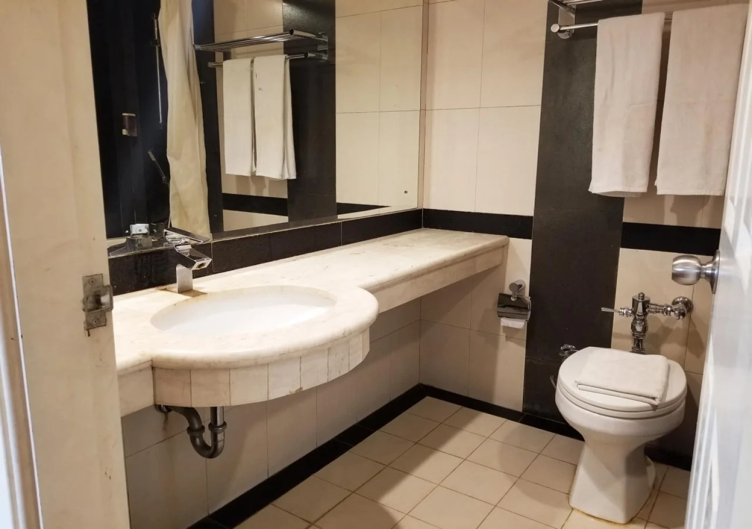 Hotel Le Premiere Papua