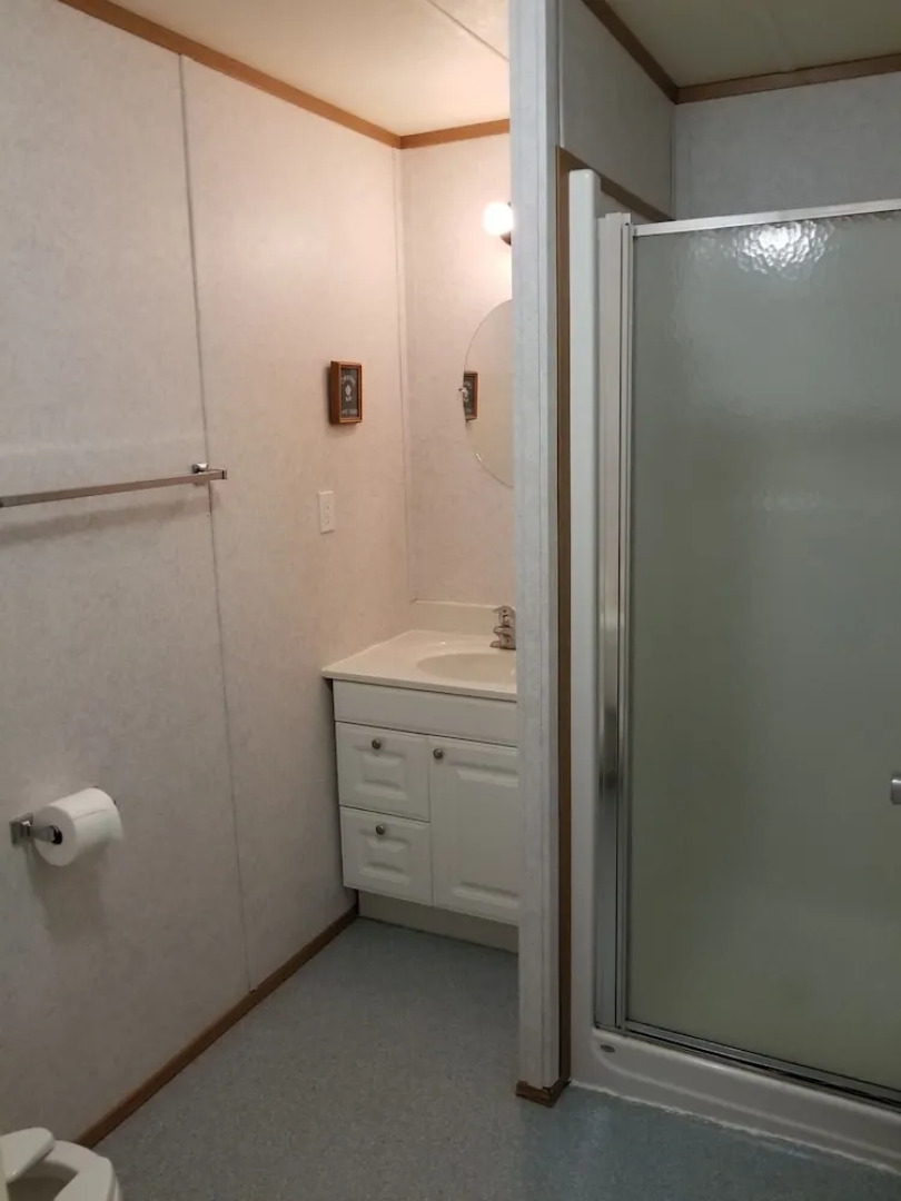 Christina Lake Lodge