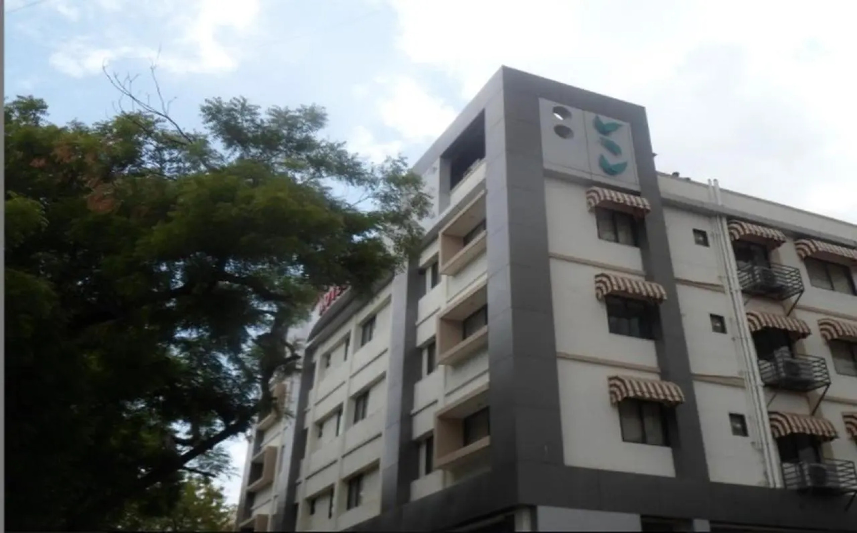 The Metro Park Hotel