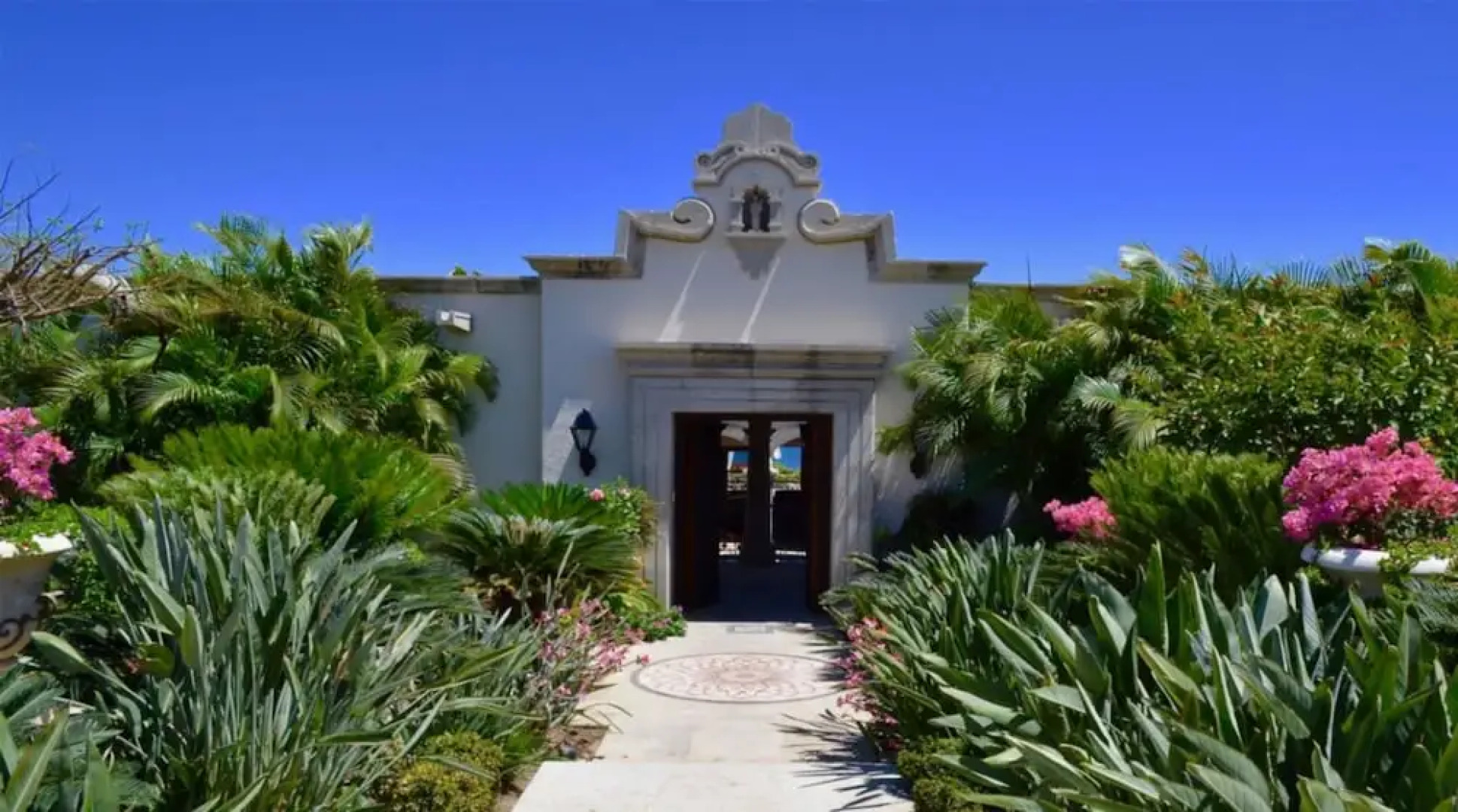 Casa Brooks  by Cabo Platinum