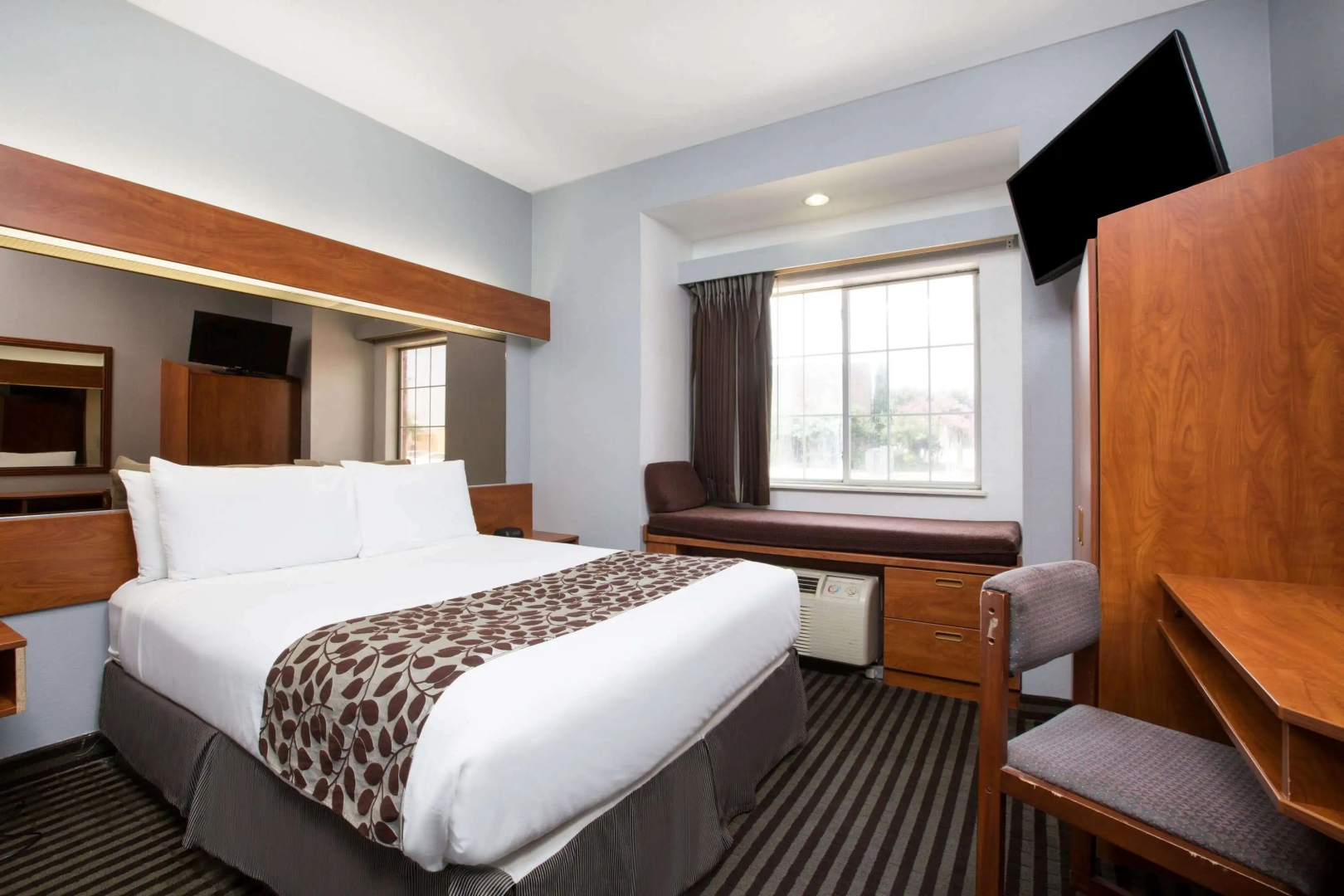 Microtel Inn & Suites by Wyndham Garland/Dallas