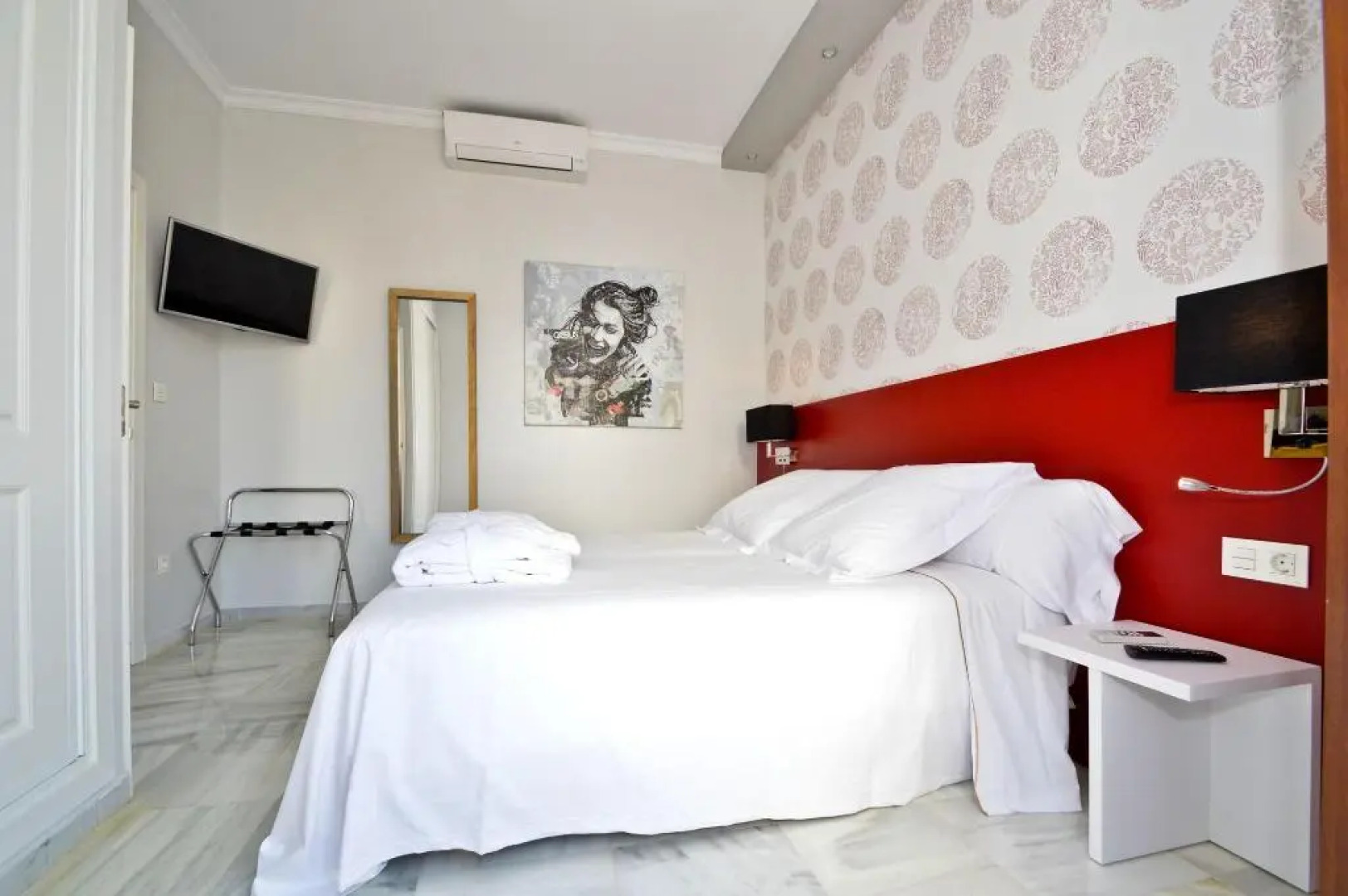 The Zentral Arenal Suites