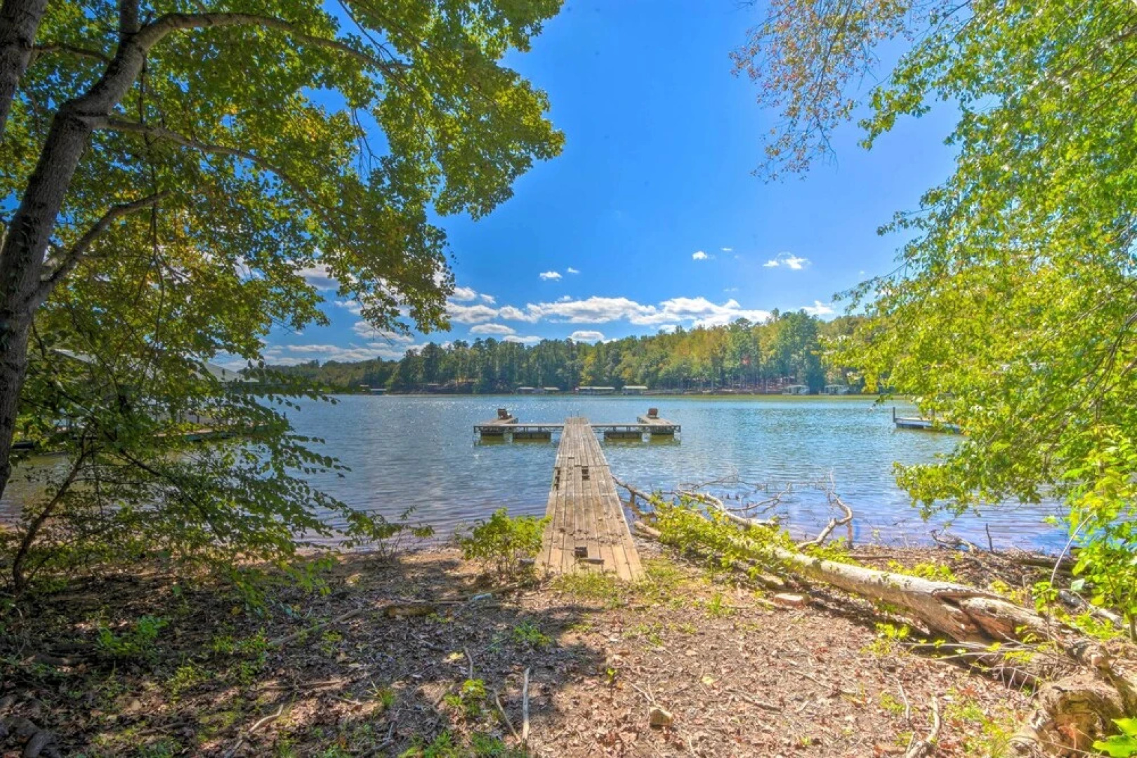 Lovely Lake Hartwell Retreat: Dock, Deck & Grill!