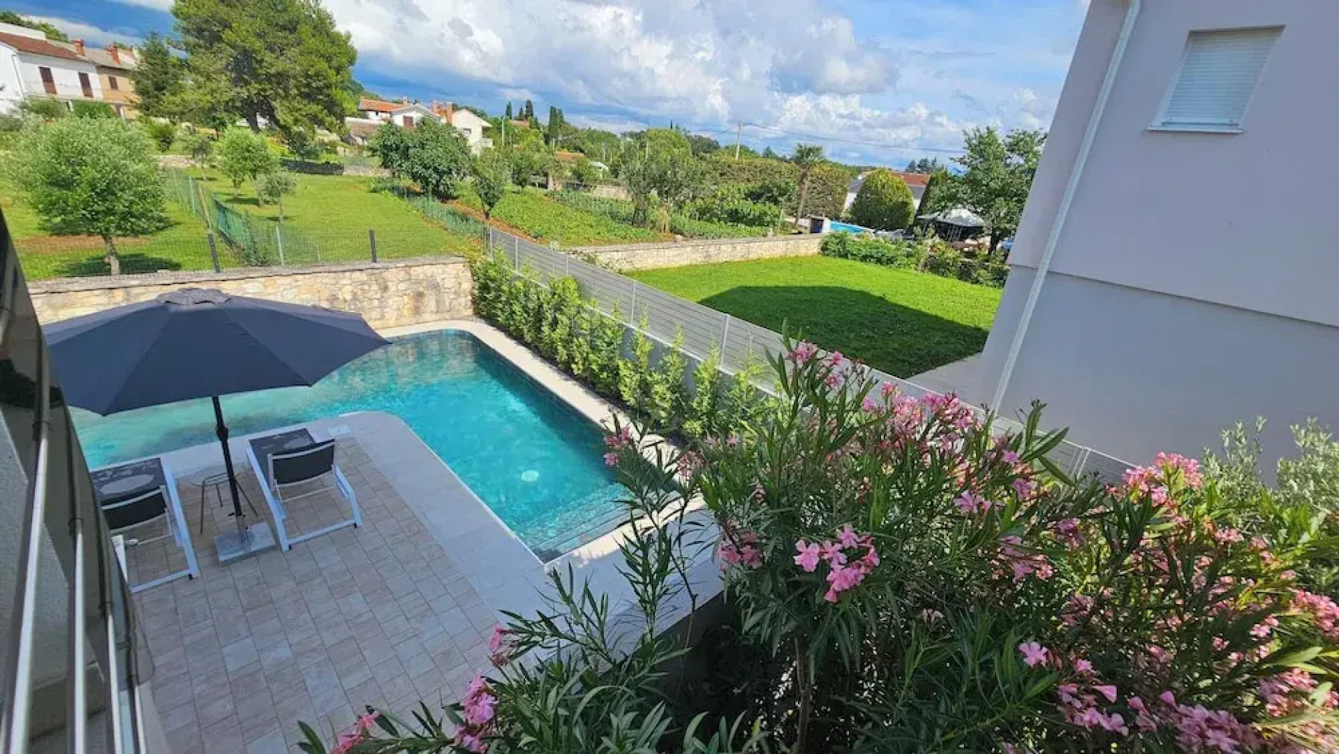 Apartments with Pool Casa Bianca