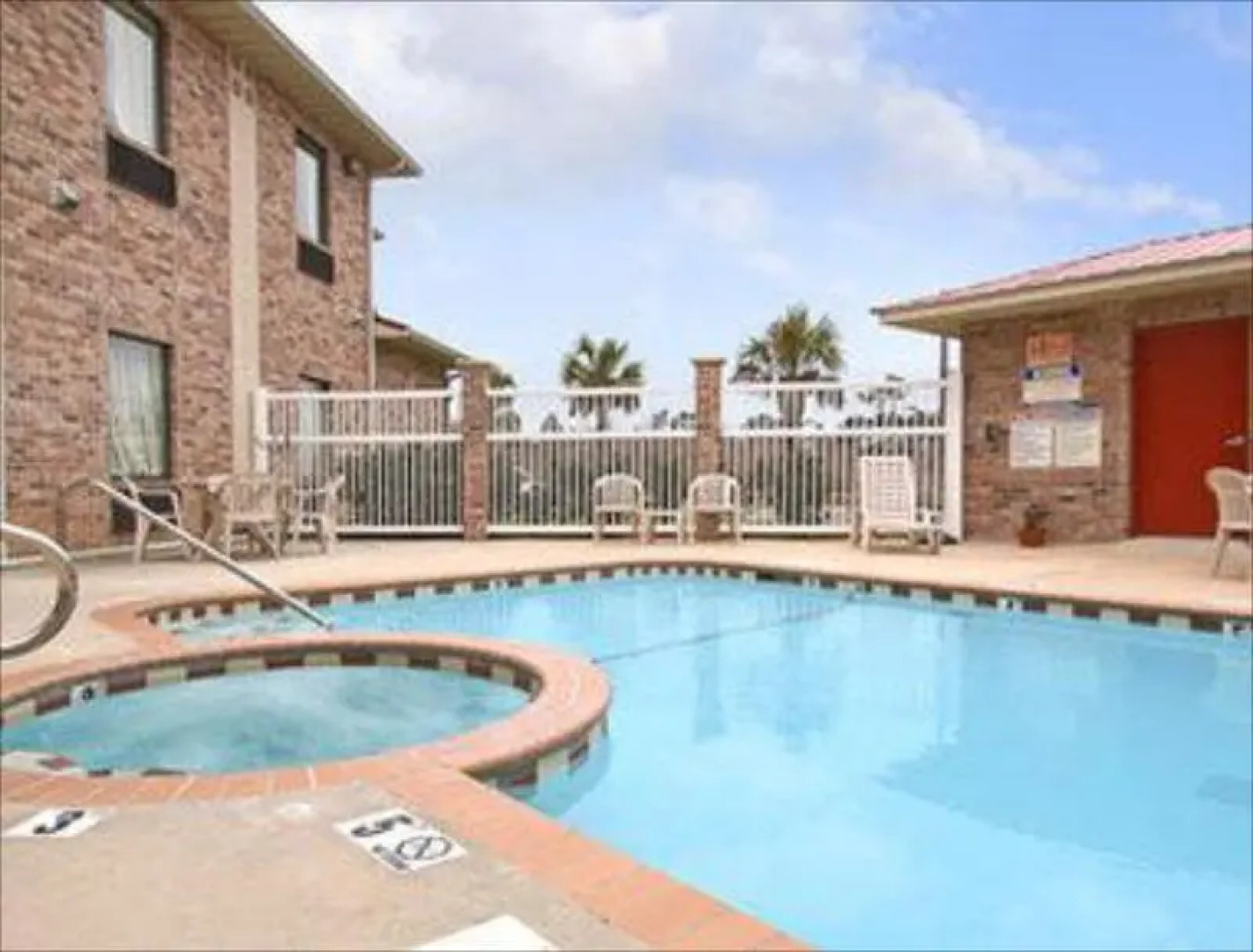 Super 8 - Pascagoula