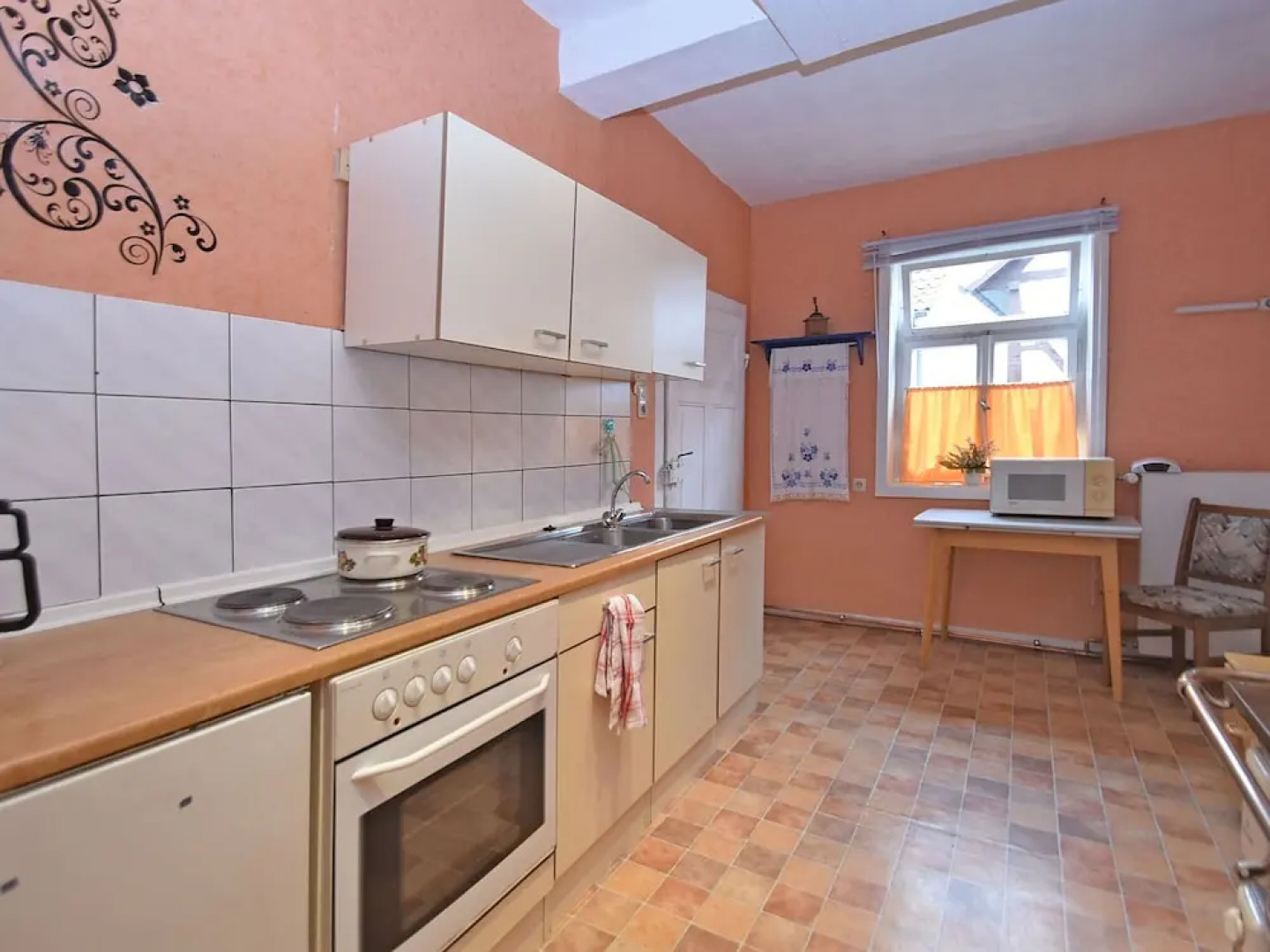 Contemporary Apartment in Bad Arolsen Hesse with private terrace and garden with barbecue