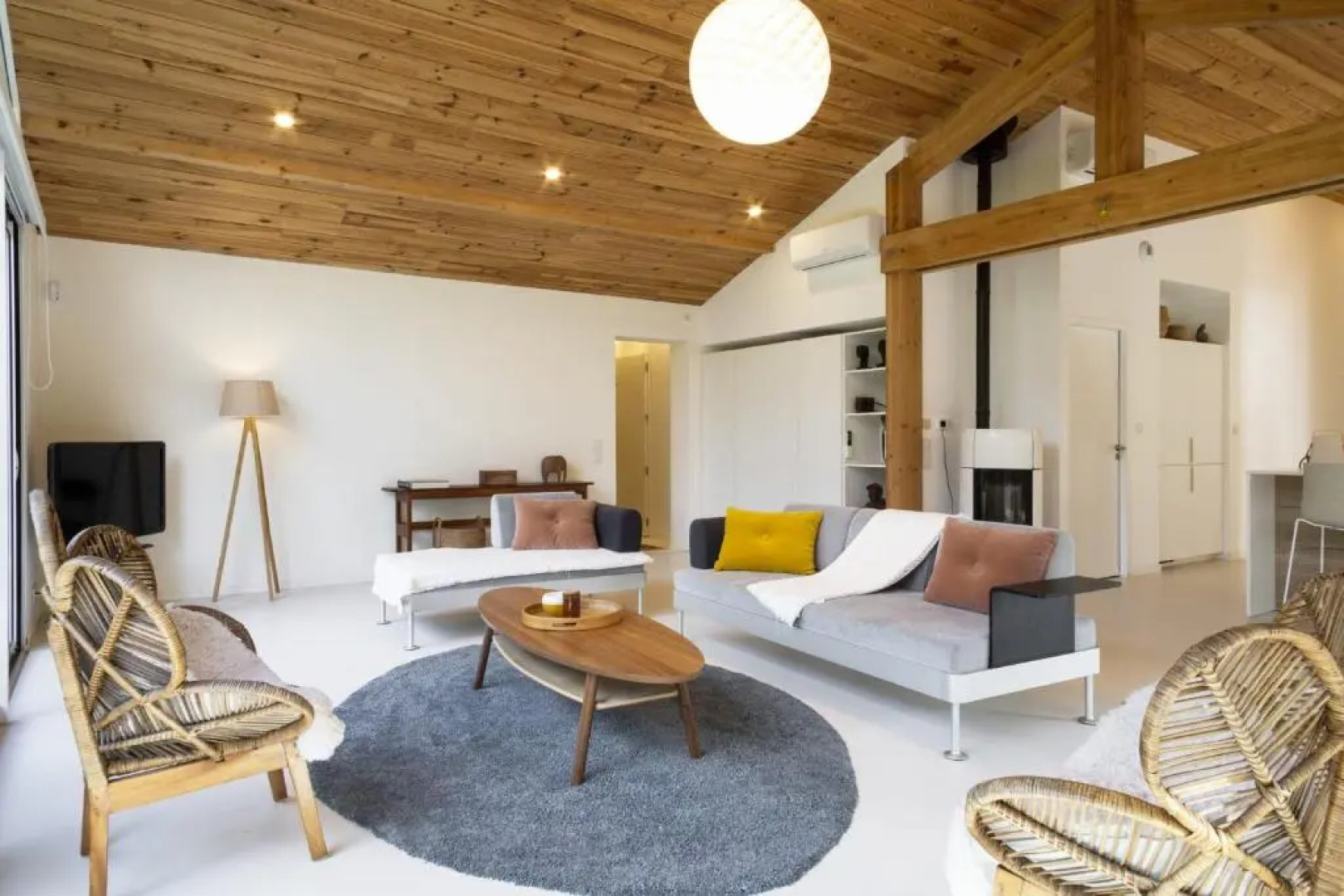 Large and bright house with pool in the middle of nature in Orx - Welkeys