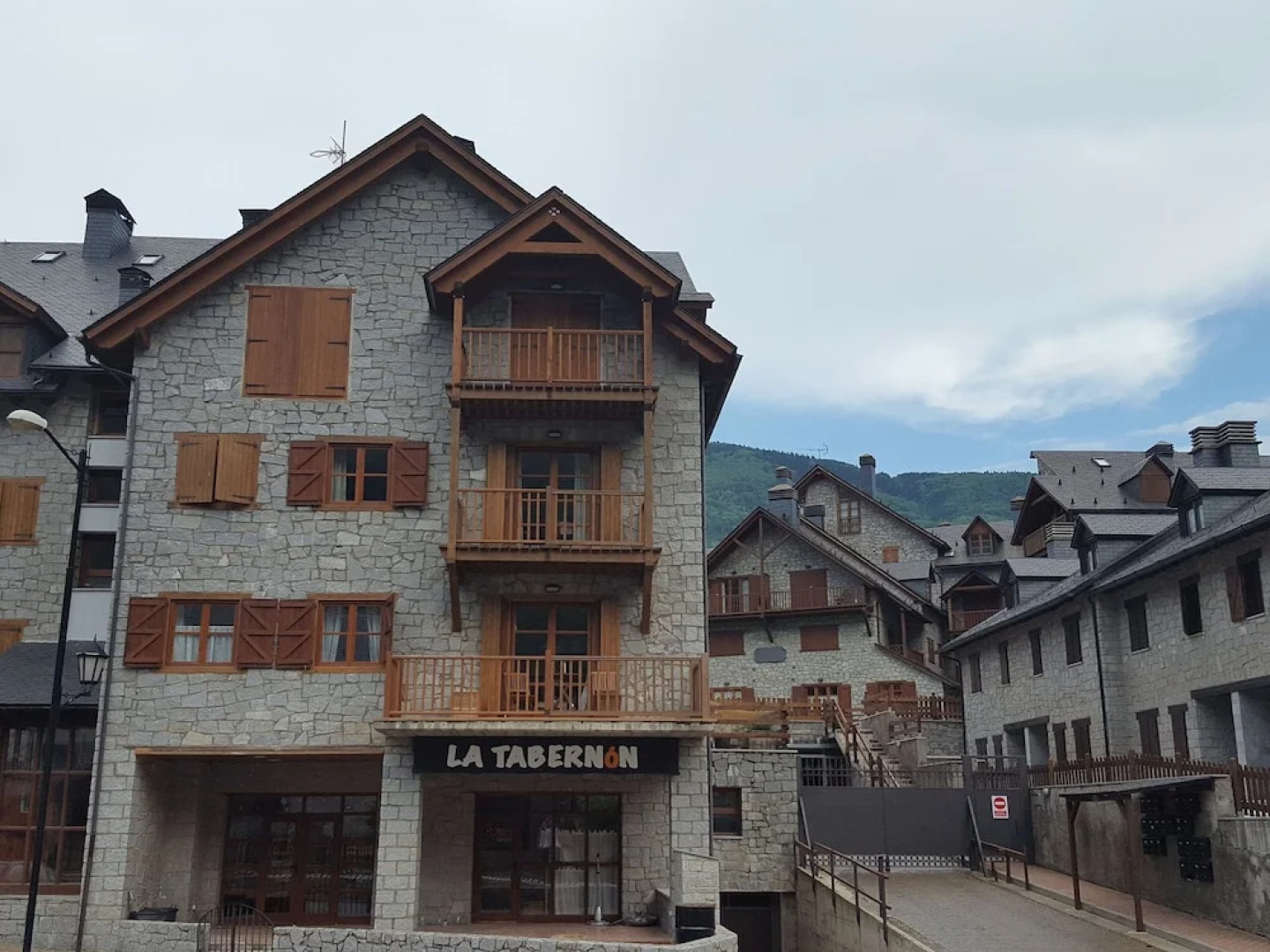 Classic Apartment in Anciles Pyrenees near Benasque Valley