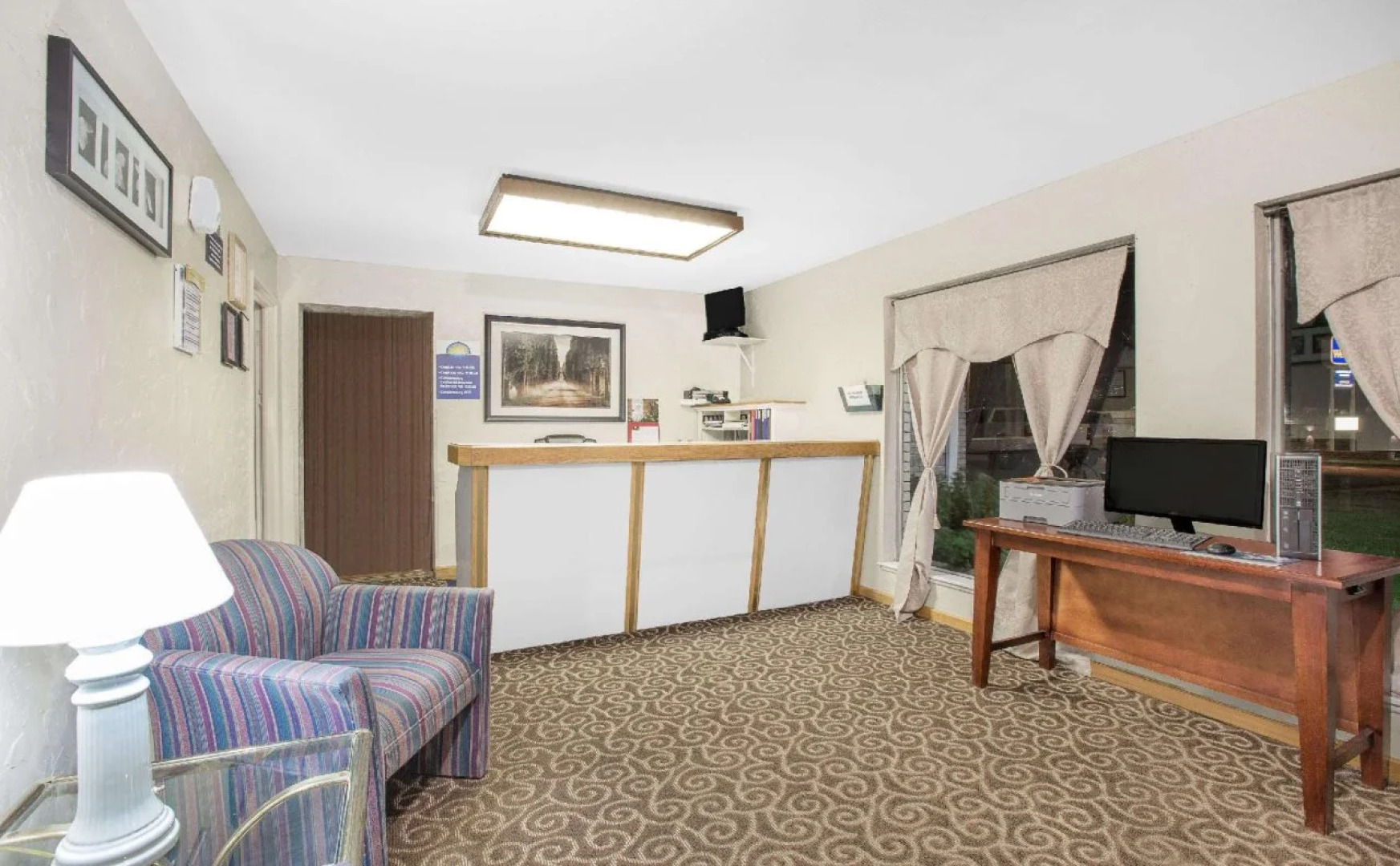 Travel Inn & Suites