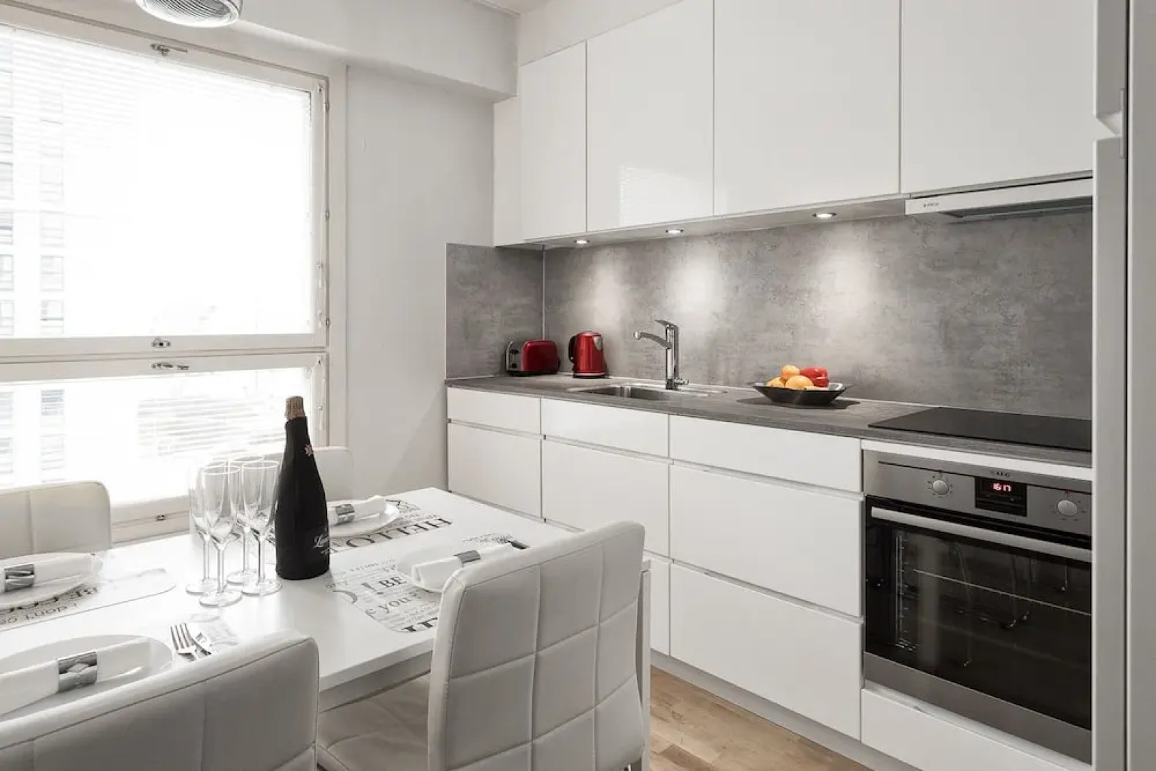 Seaside Downtown Apartment