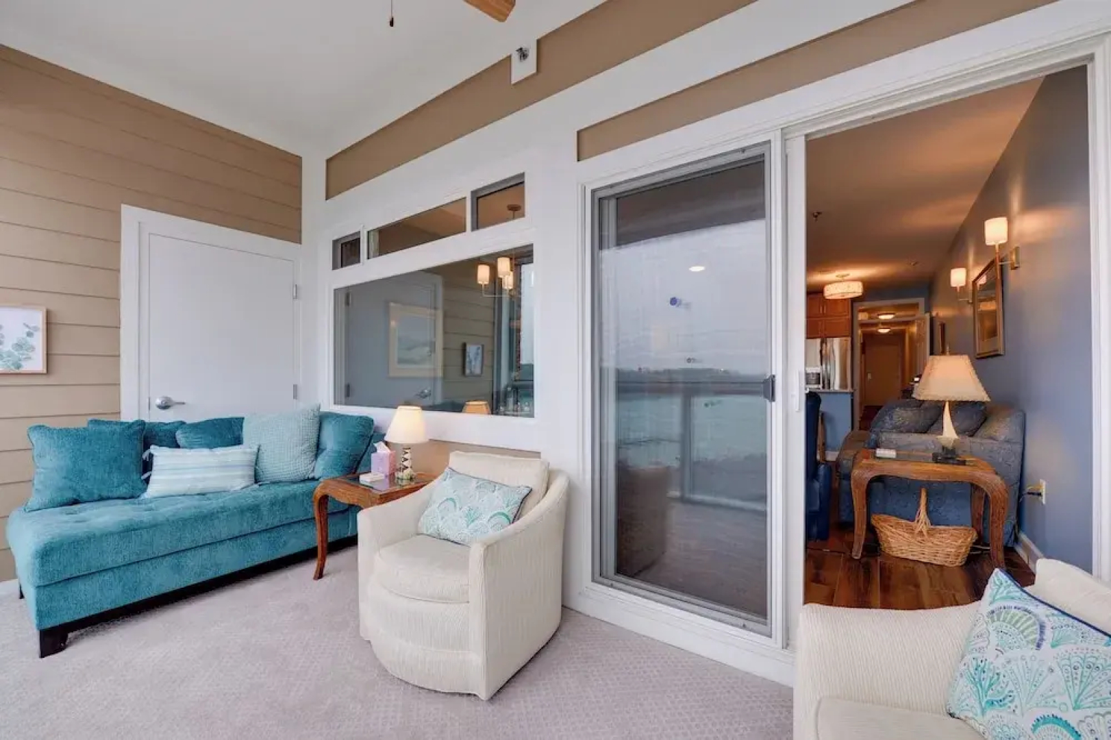 Resort Amenities & Beach Access: Huddleston Condo