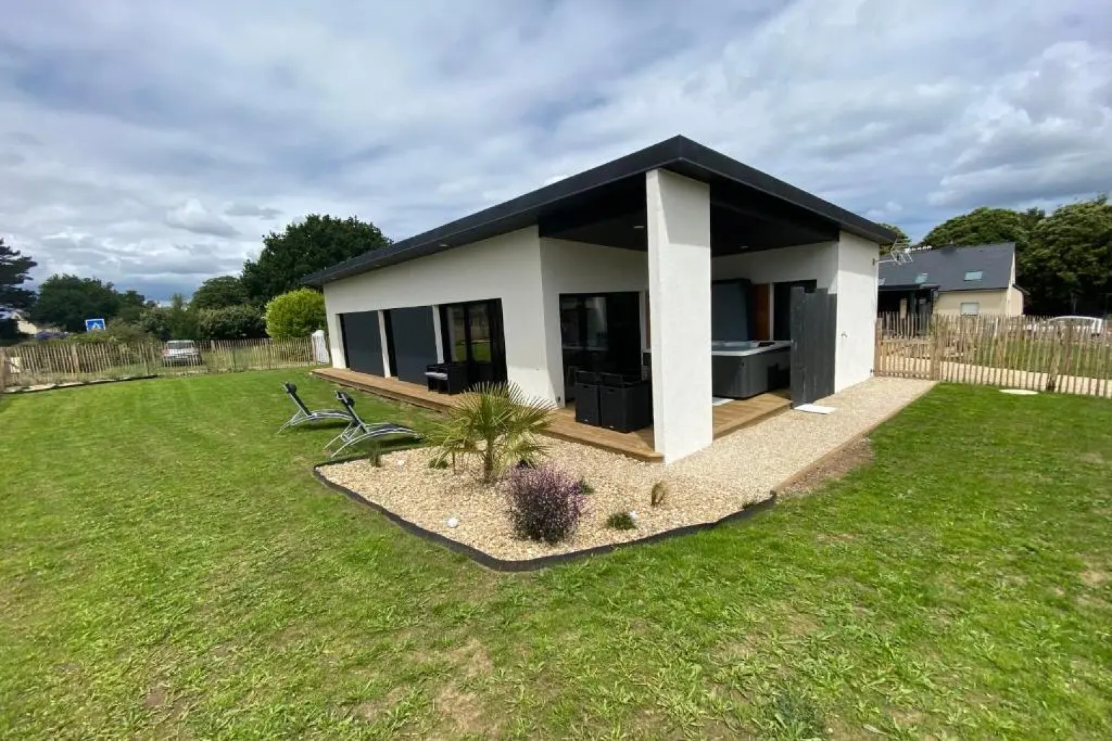 carantec 4 stars house with private jacuzzi and garden for 6 persons