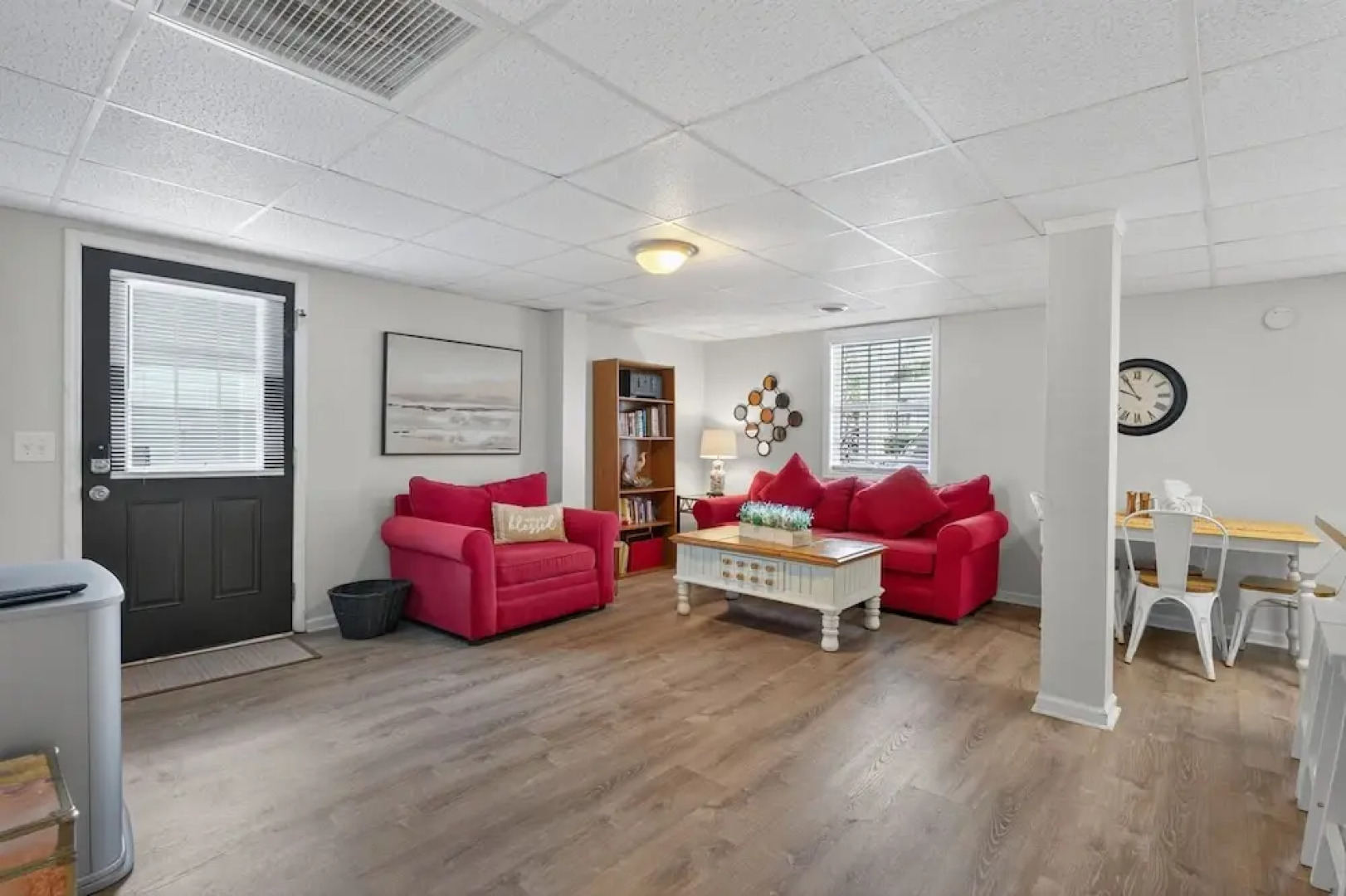 Coastal Retreat Steps From Private Beach 2 Bedroom Apts