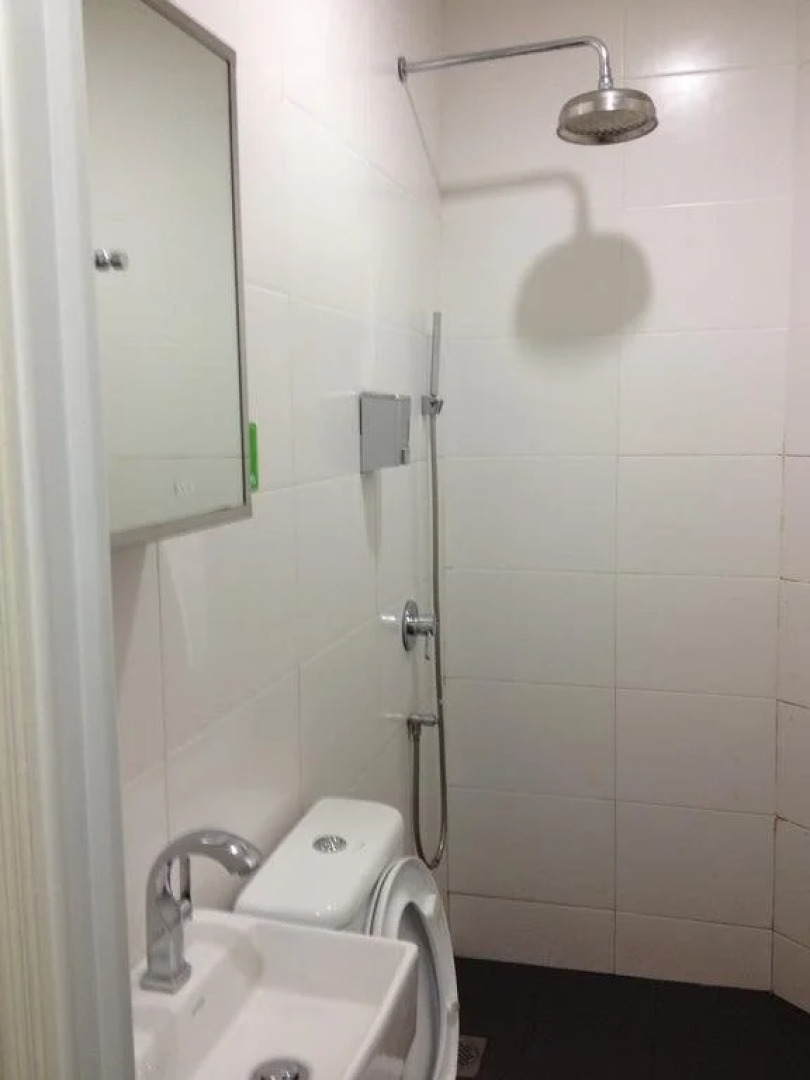 White House Cubical Hotel