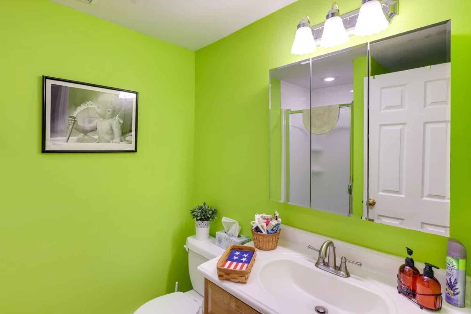 Charming Old Saybrook Home: Half-mi to Sand & Sea!