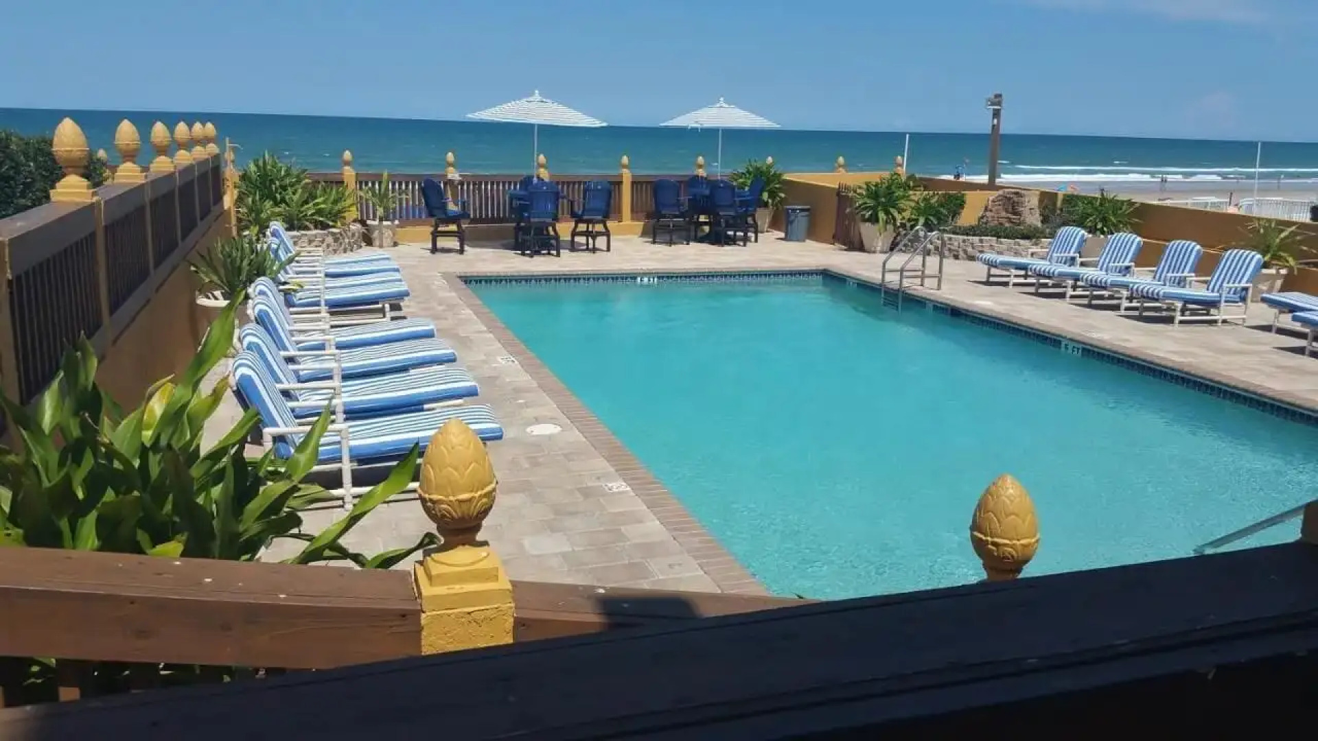 La Bella Oceanfront Inn